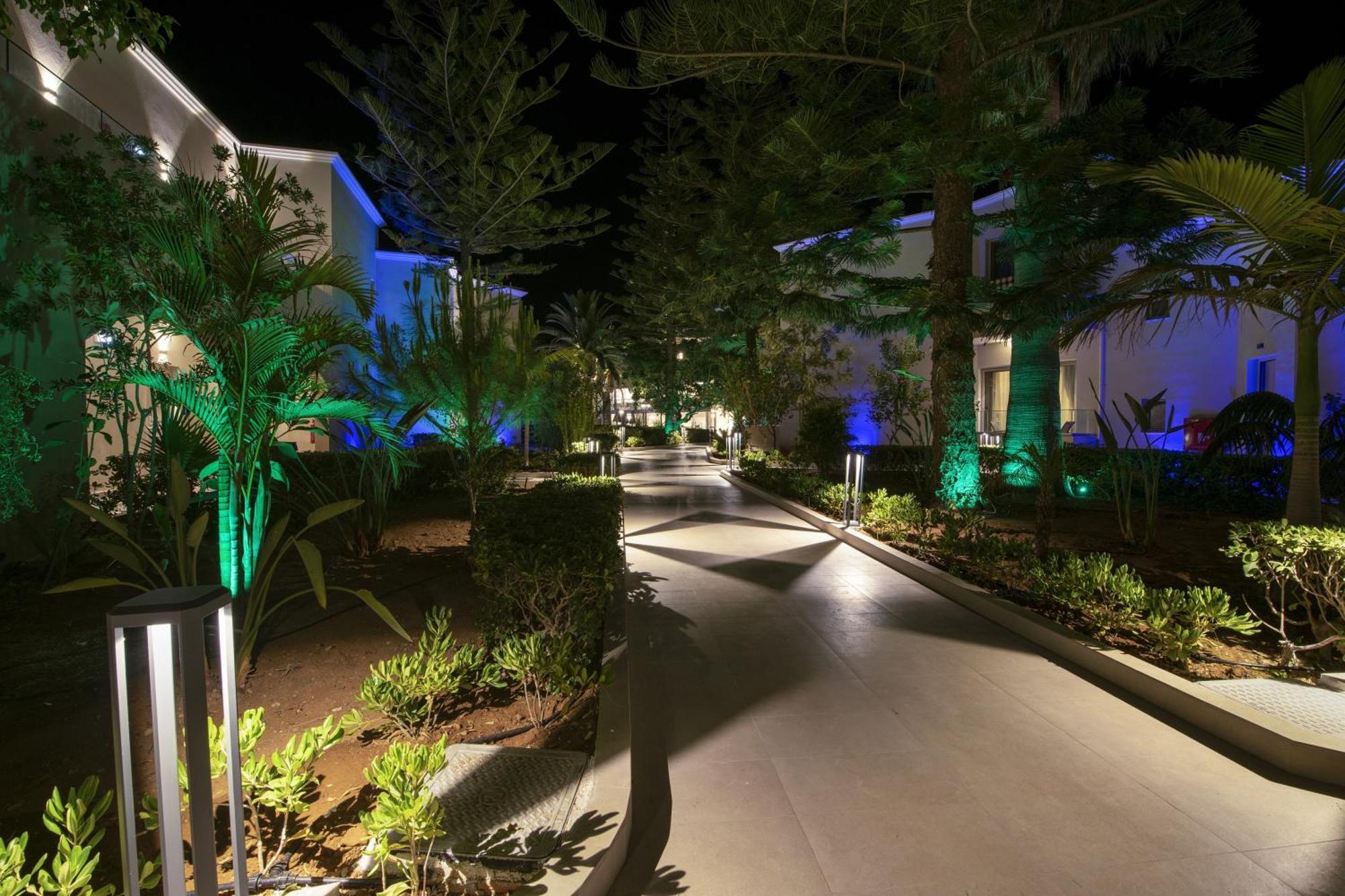 Vantaris Luxury Hotel