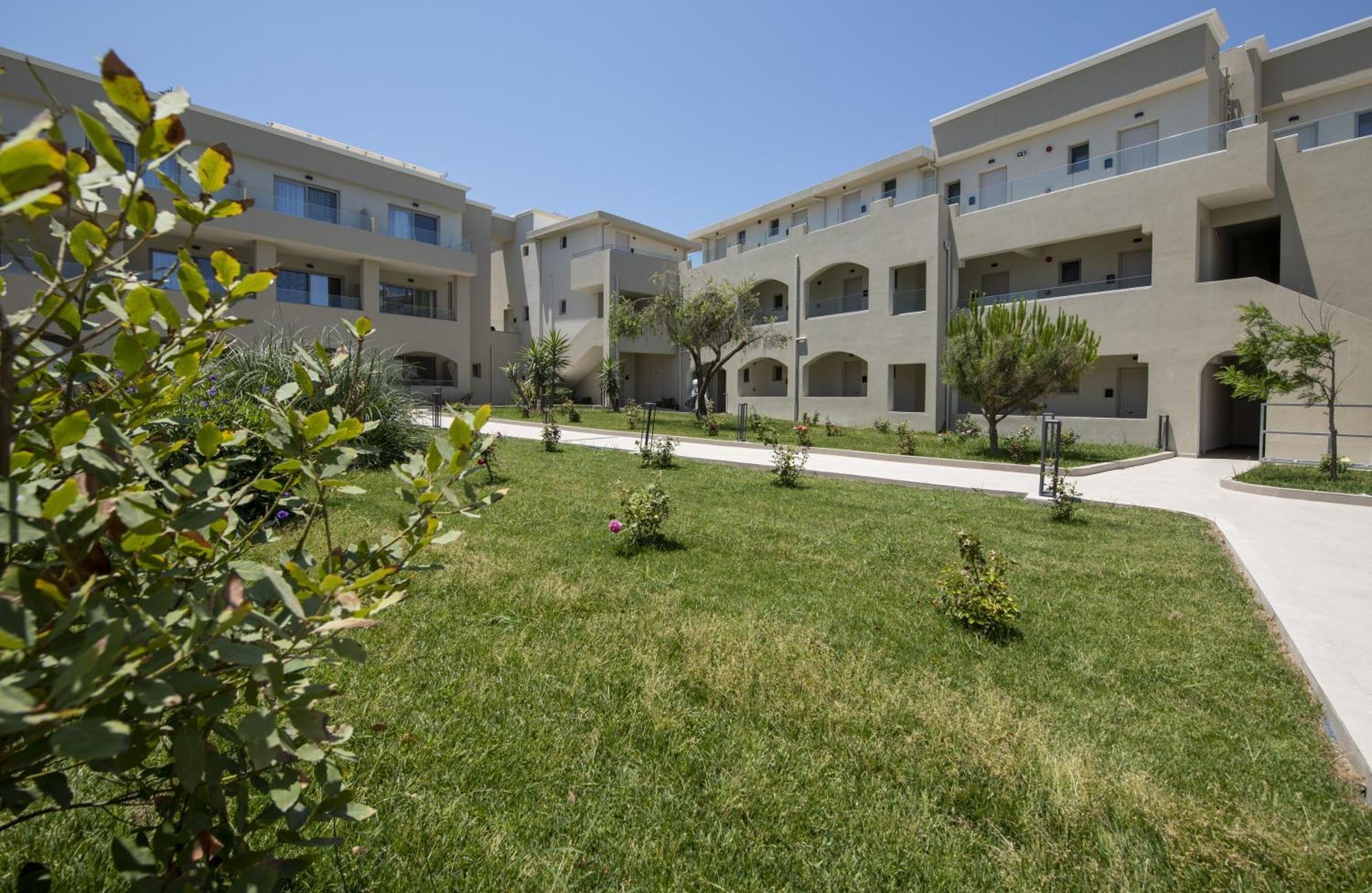 Vantaris Luxury Hotel 4*