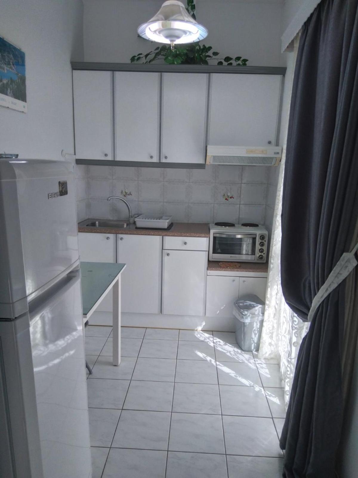 Makis & Apartment Poros (Kefalonia)