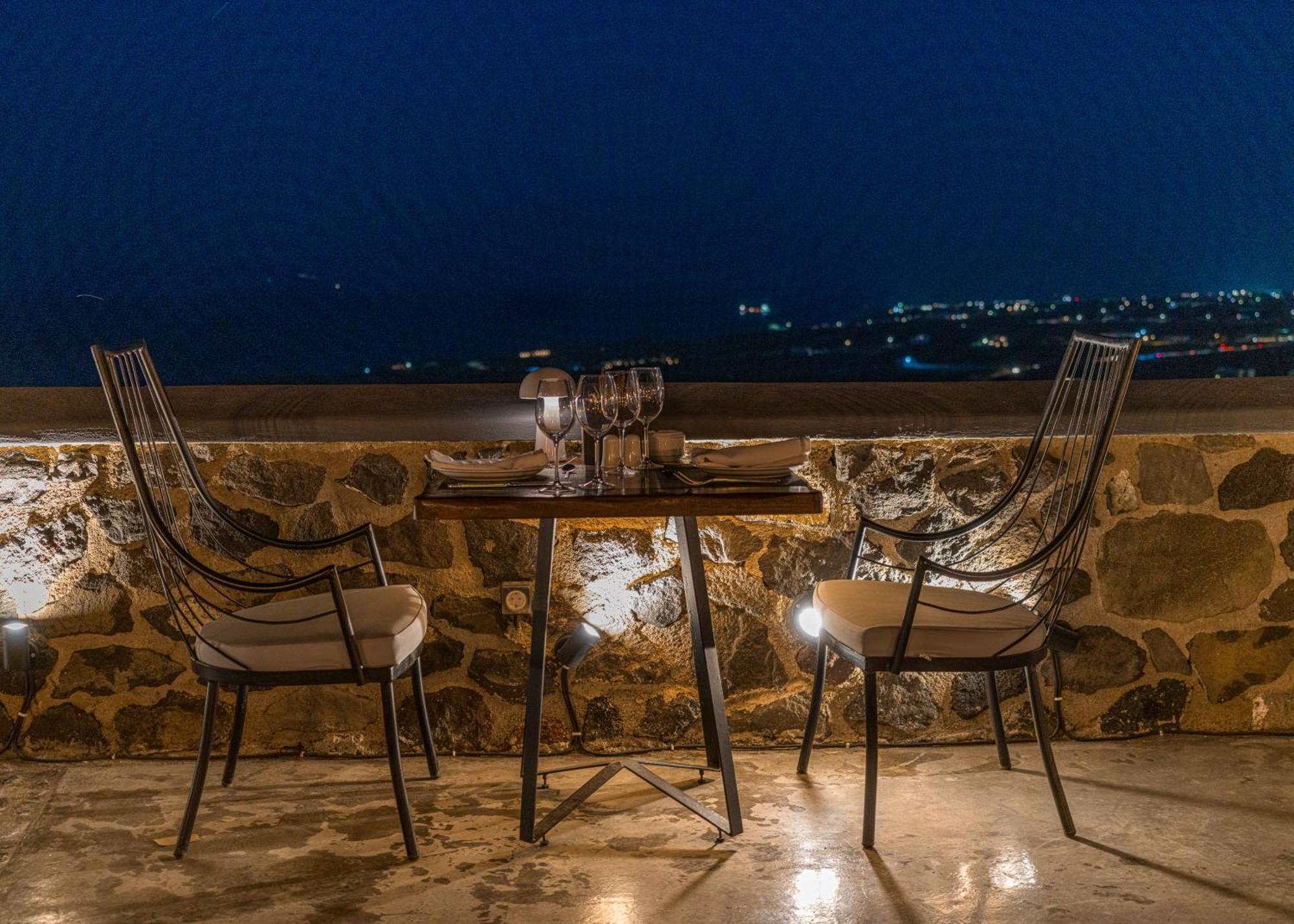 Amber Light Hotel Imerovigli (Santorini)