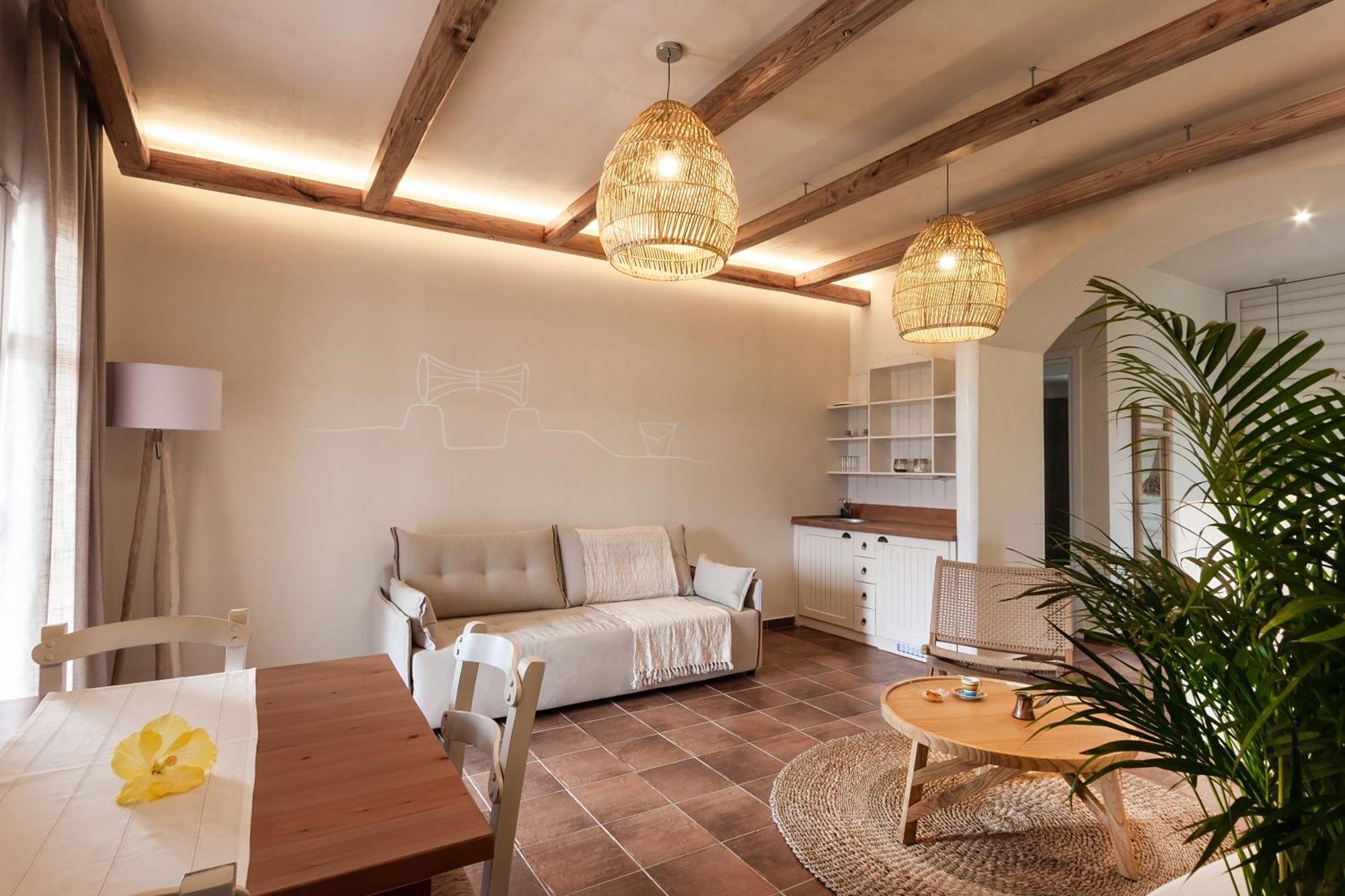 Kimolia Gi Aparthotel