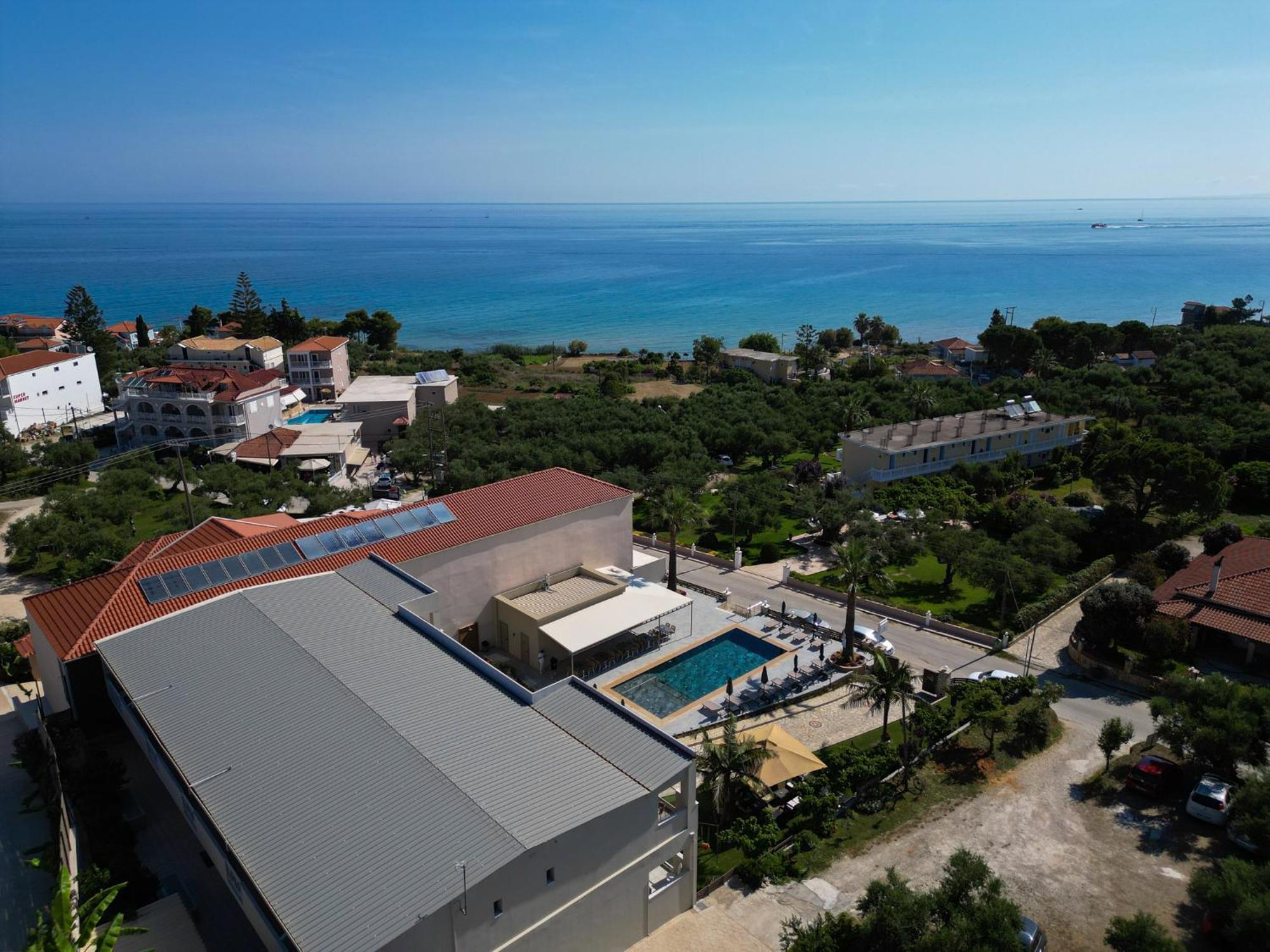 Remezzo & Aparthotel Amoudi