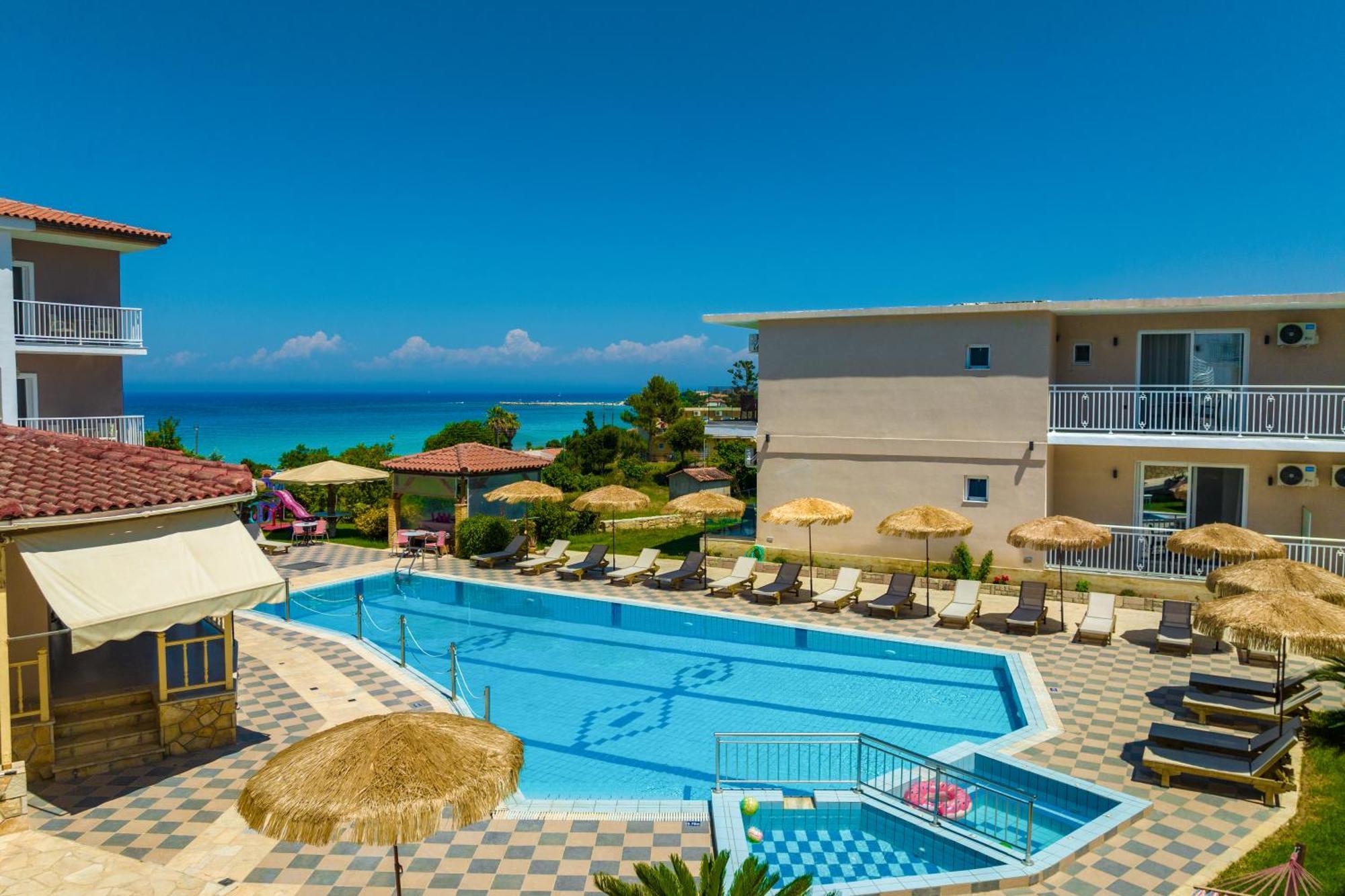 Amoudi Studios Apartments Hotel 3*