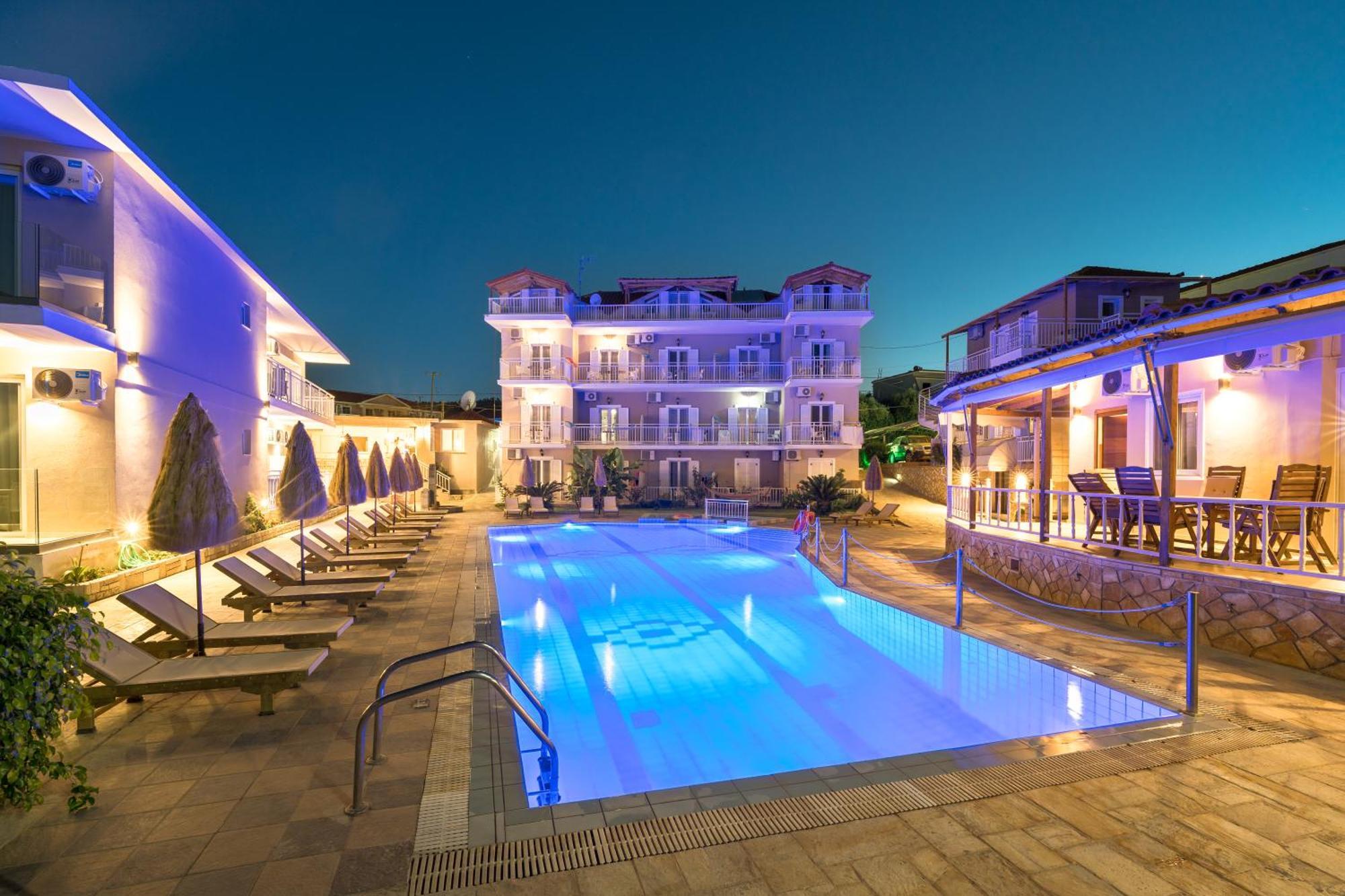 Amoudi Studios Apartments Hotel 3* Amoudi