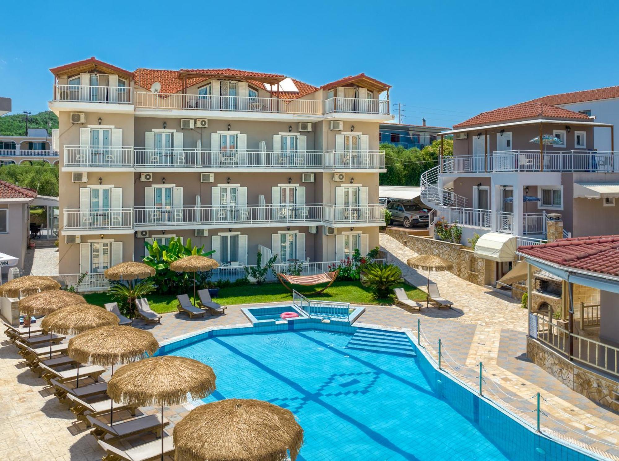 Amoudi Studios Apartments Hotel