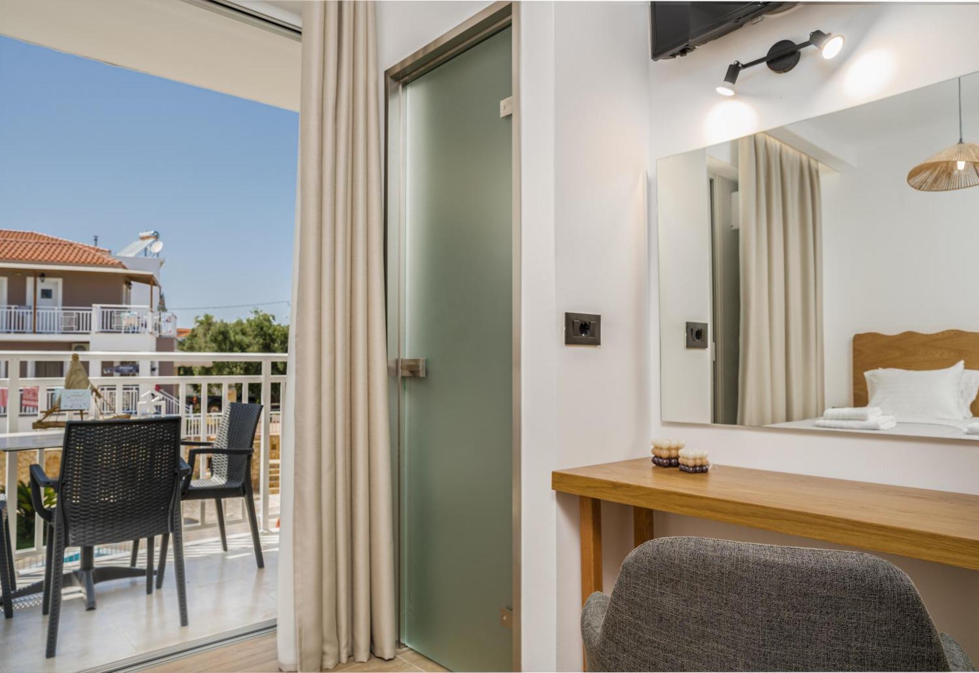 Amoudi Studios Apartments Hotel Amoudi