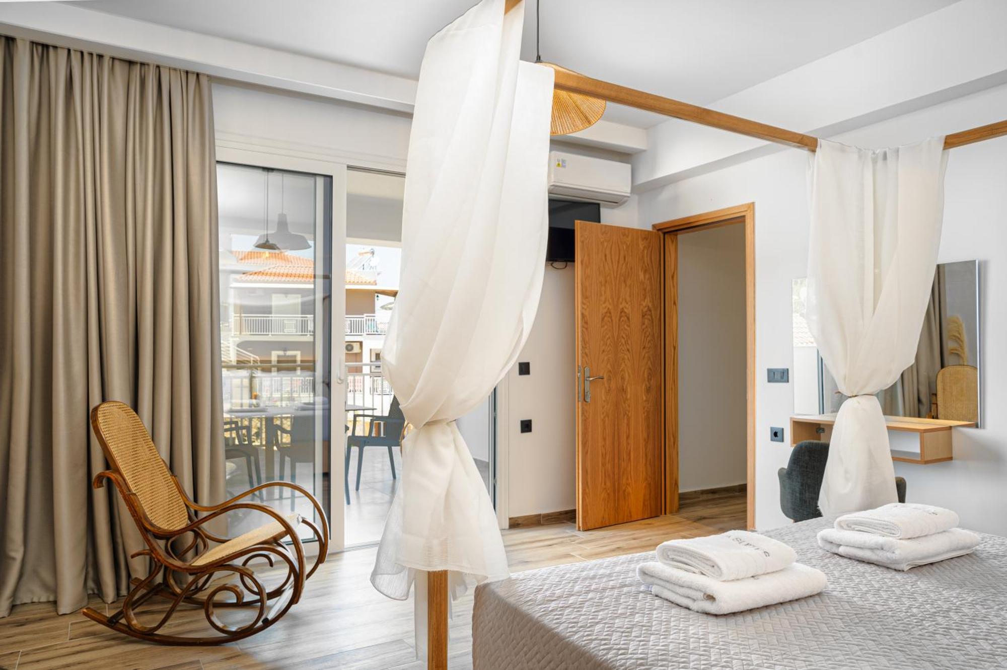 Aparthotel Amoudi Studios Apartments Hotel