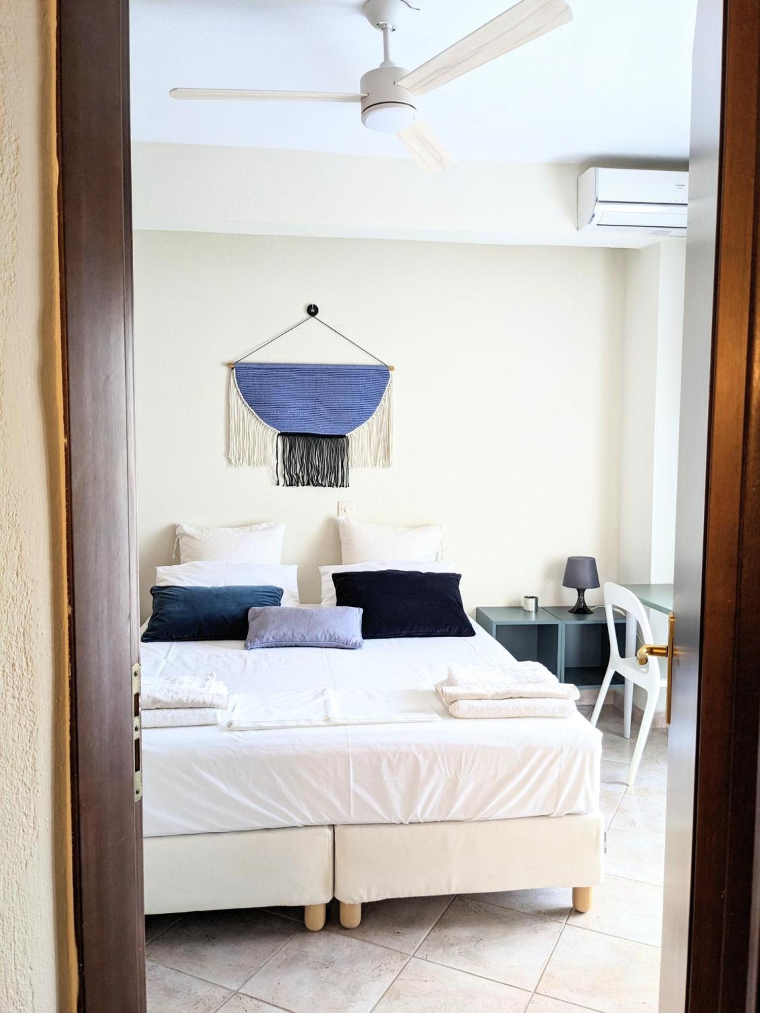 Holiday home Blue House 30m From The With Sea View *