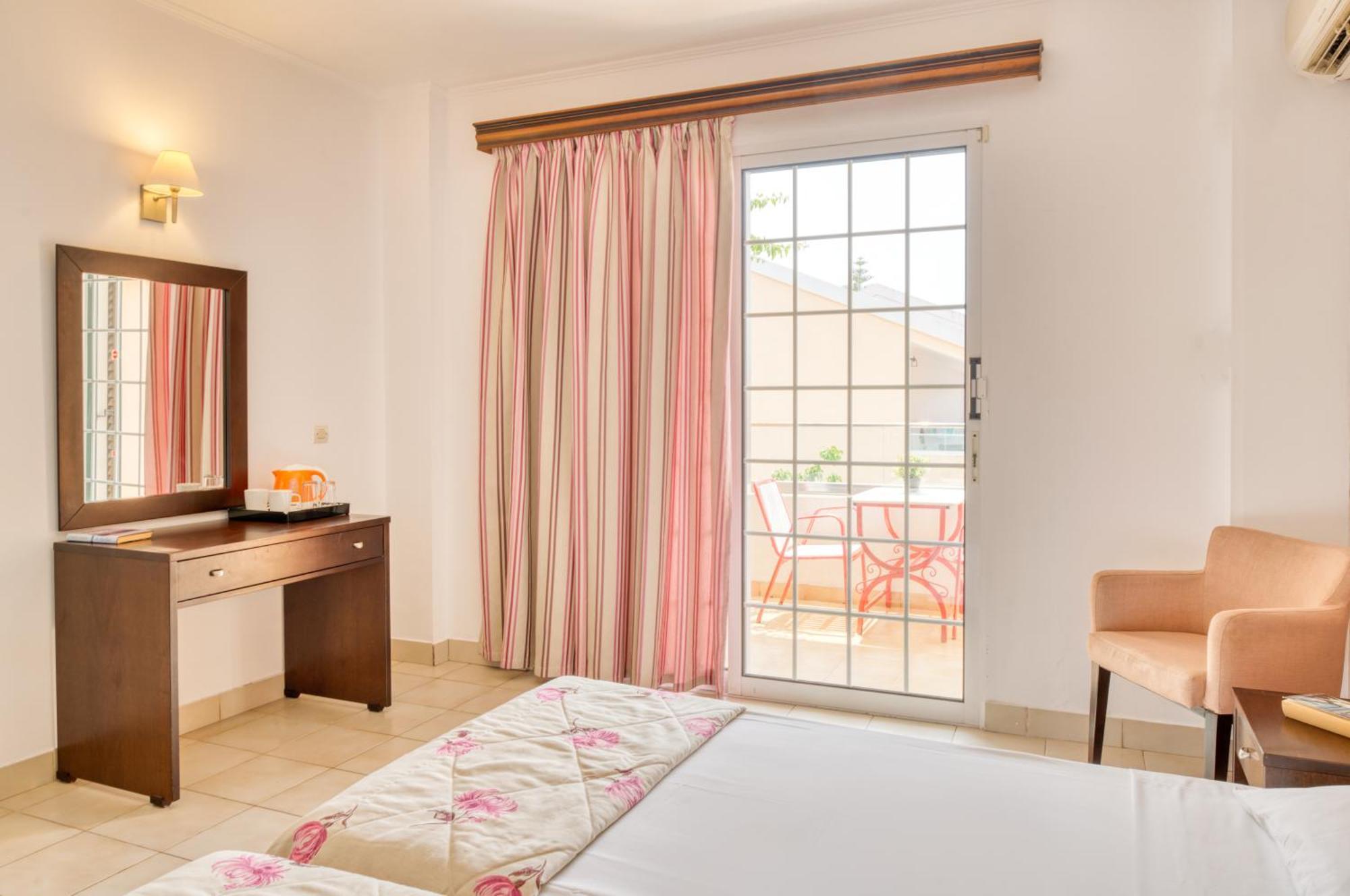 Aparthotel Oscar 3*