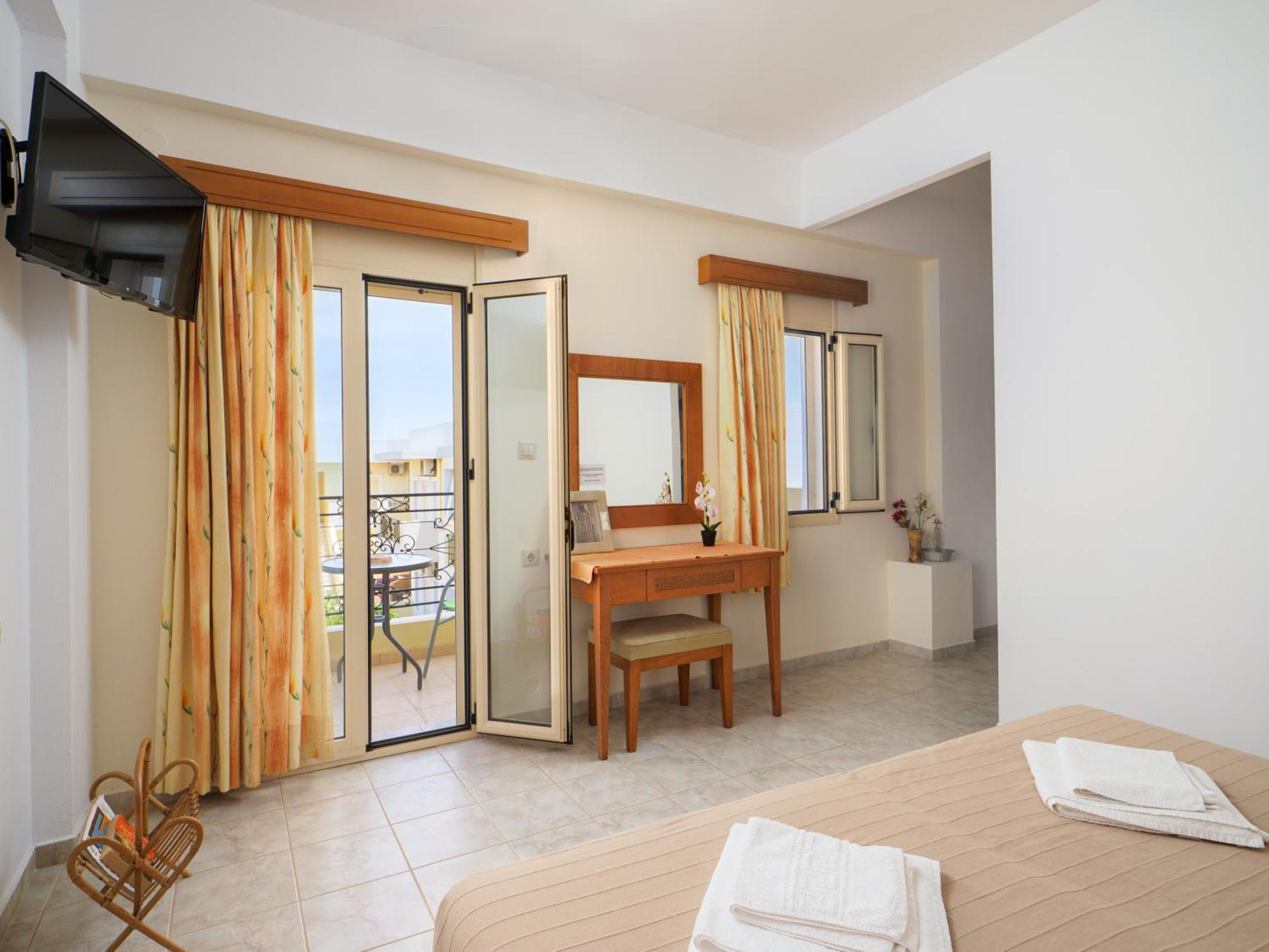 Fotis 4*