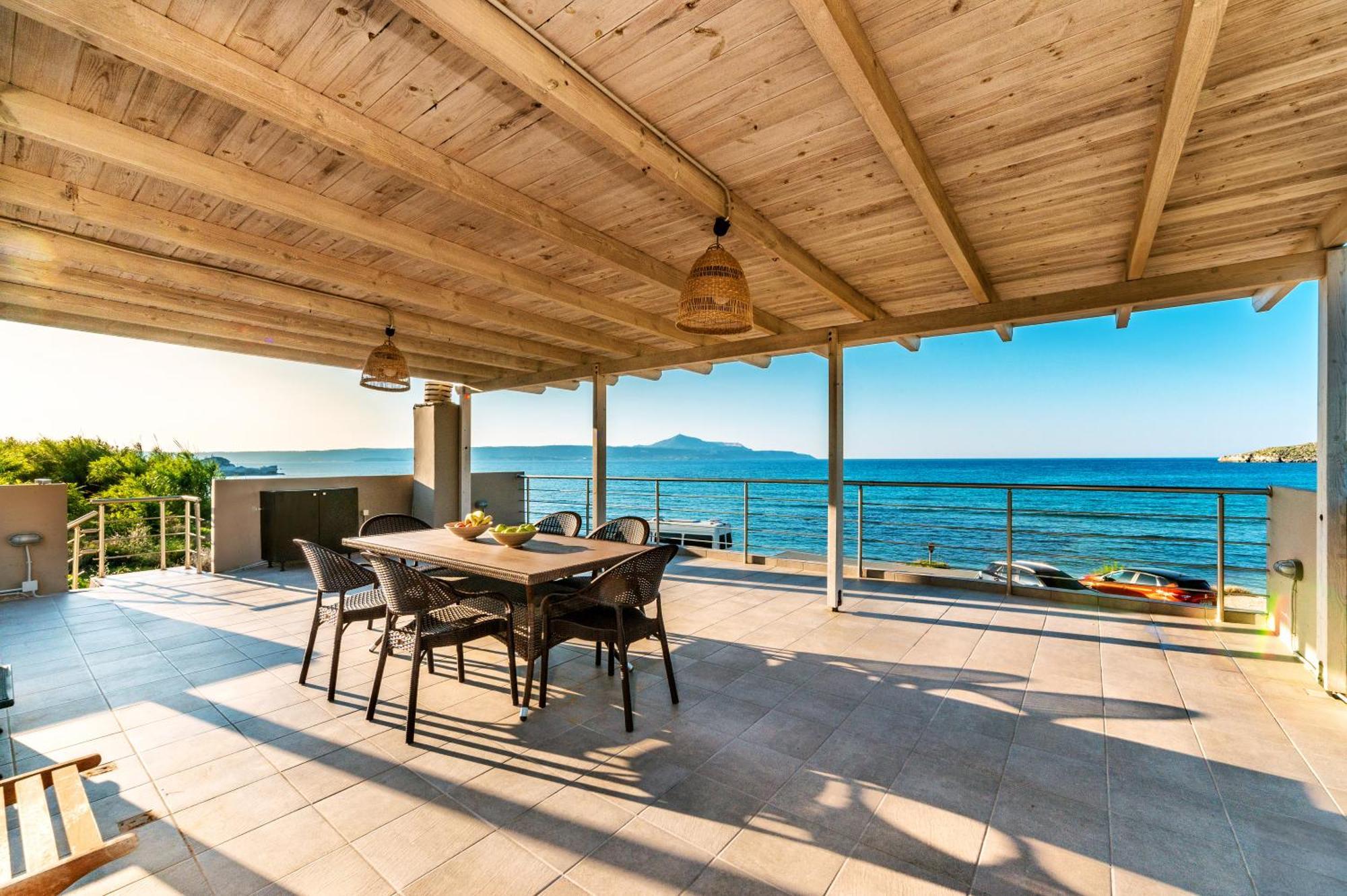 Villa Grekodes Kera, Seafront *