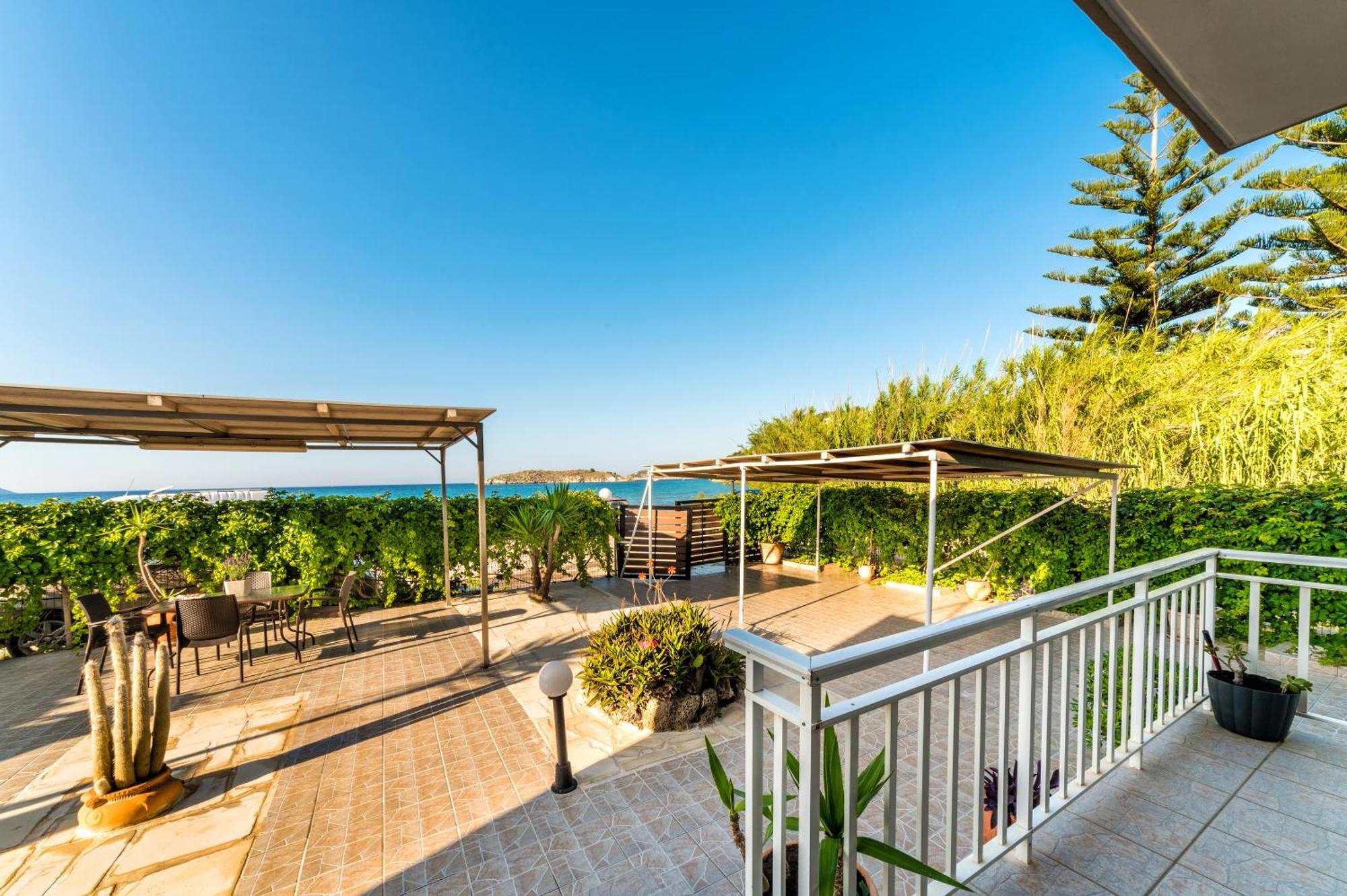 Grekodes Kera, Seafront Villa *