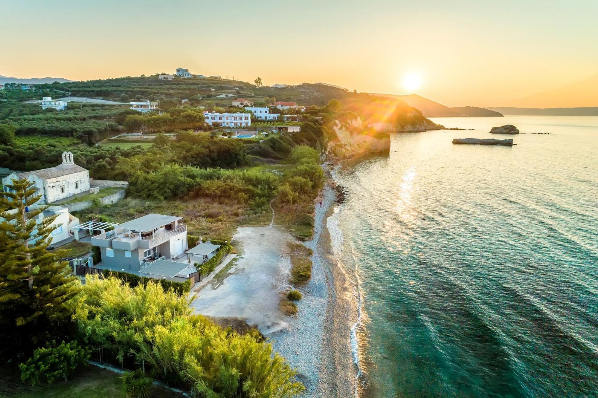 Villa Grekodes Kera, Seafront