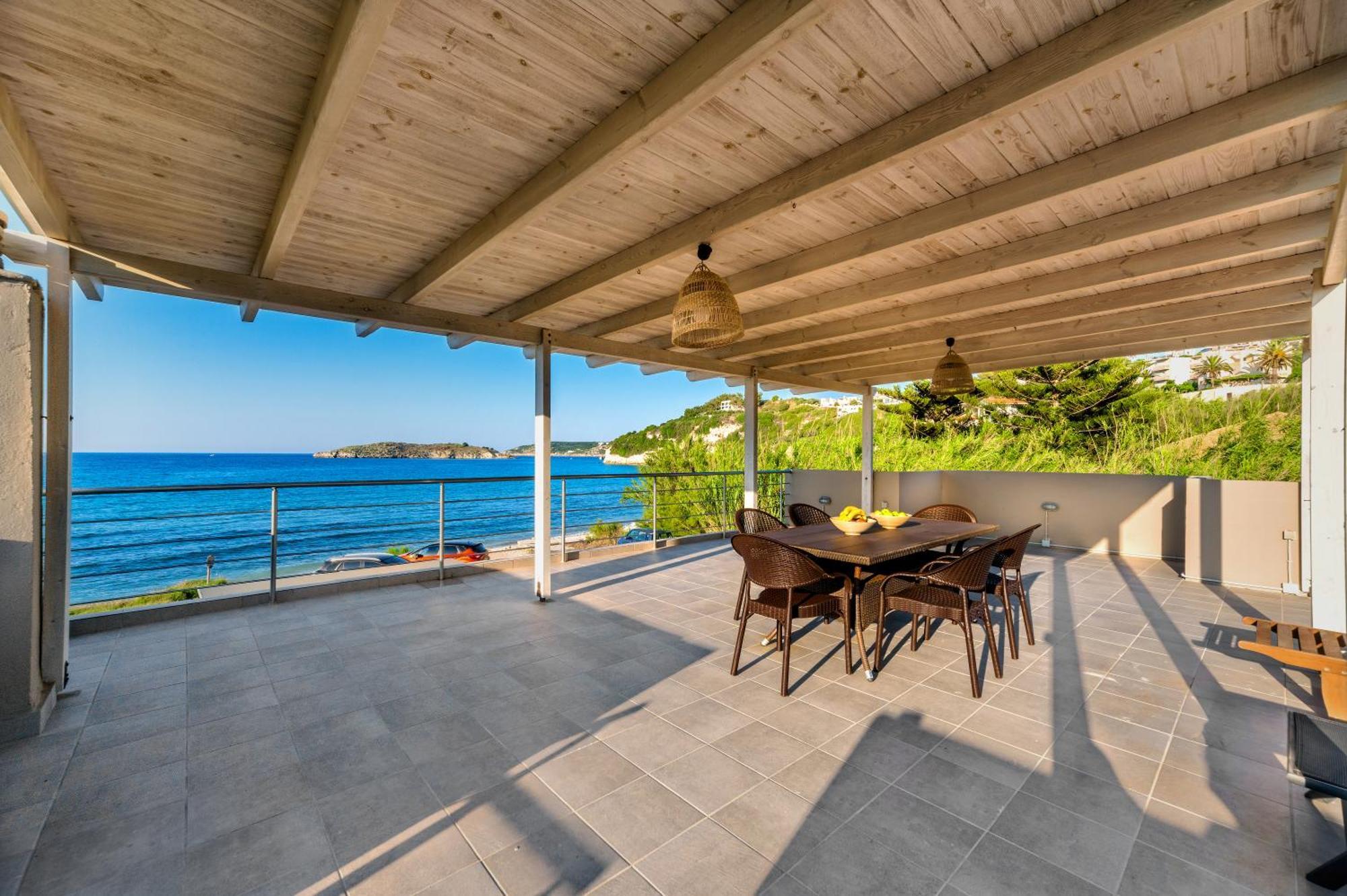 Grekodes Kera, Seafront Villa