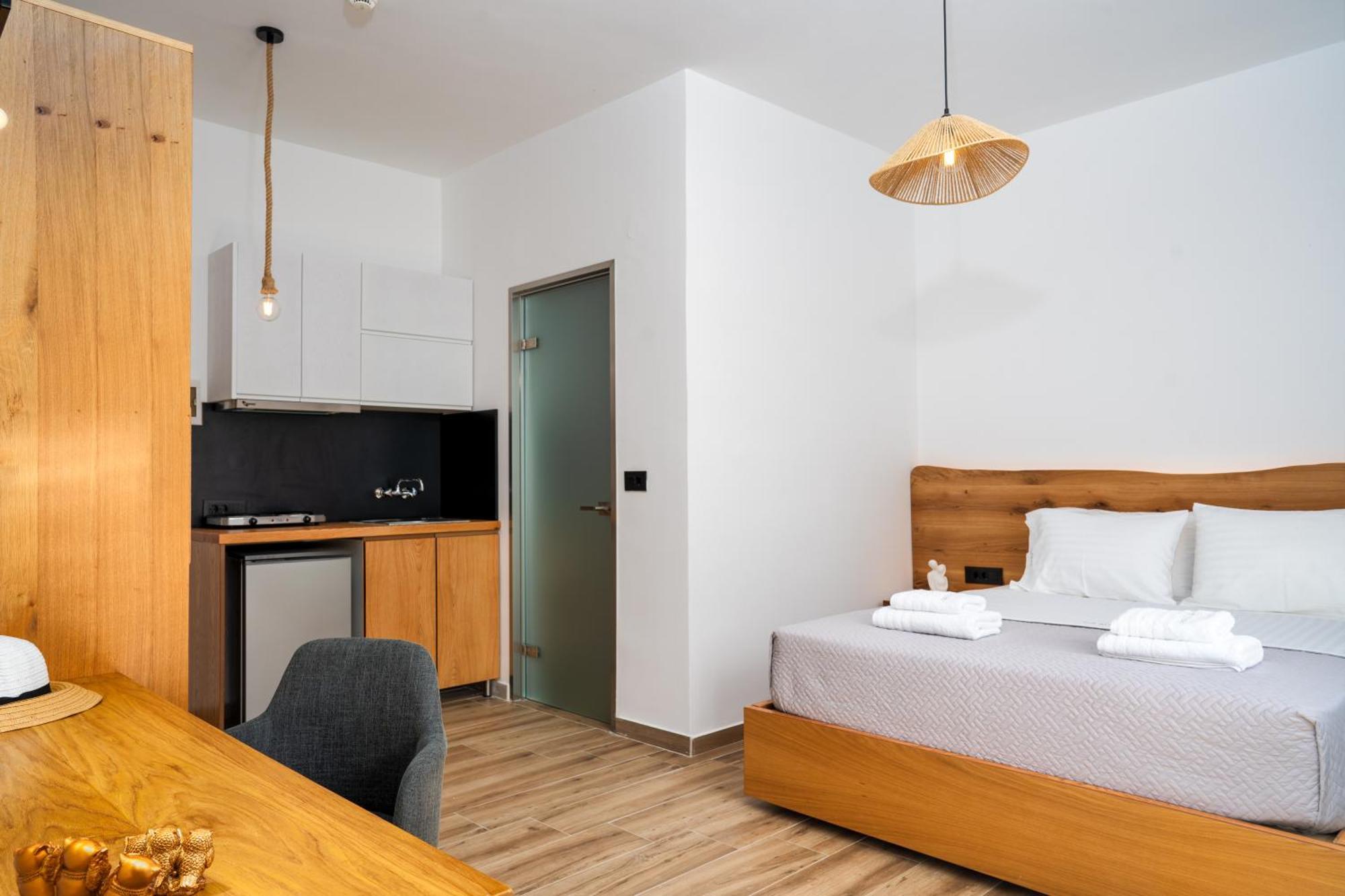 Amoudi Studios Apartments Hotel 3*