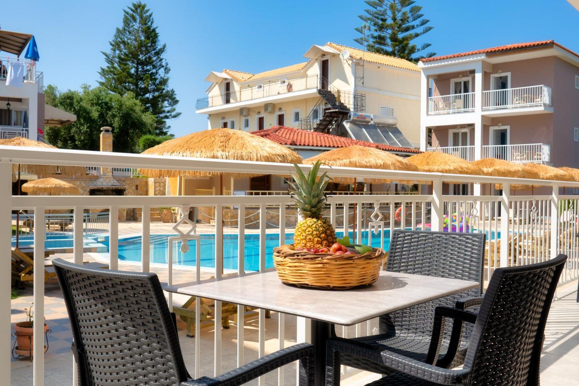 Amoudi Studios Apartments Hotel Aparthotel