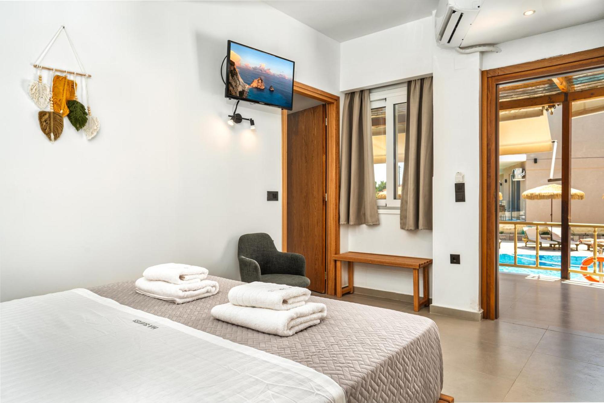 Aparthotel Amoudi Studios Apartments Hotel