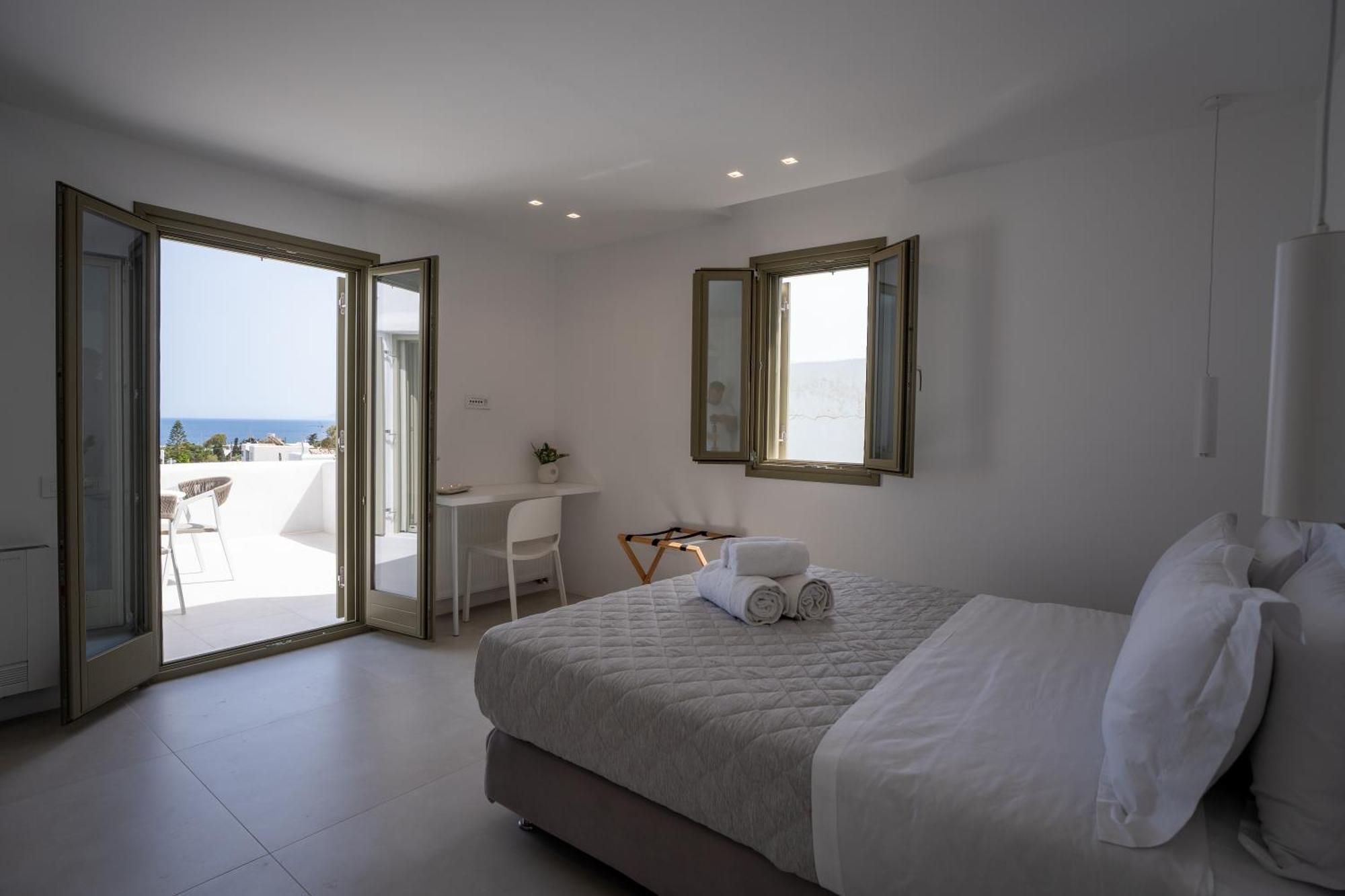 Paros Breeze Luxury Drios