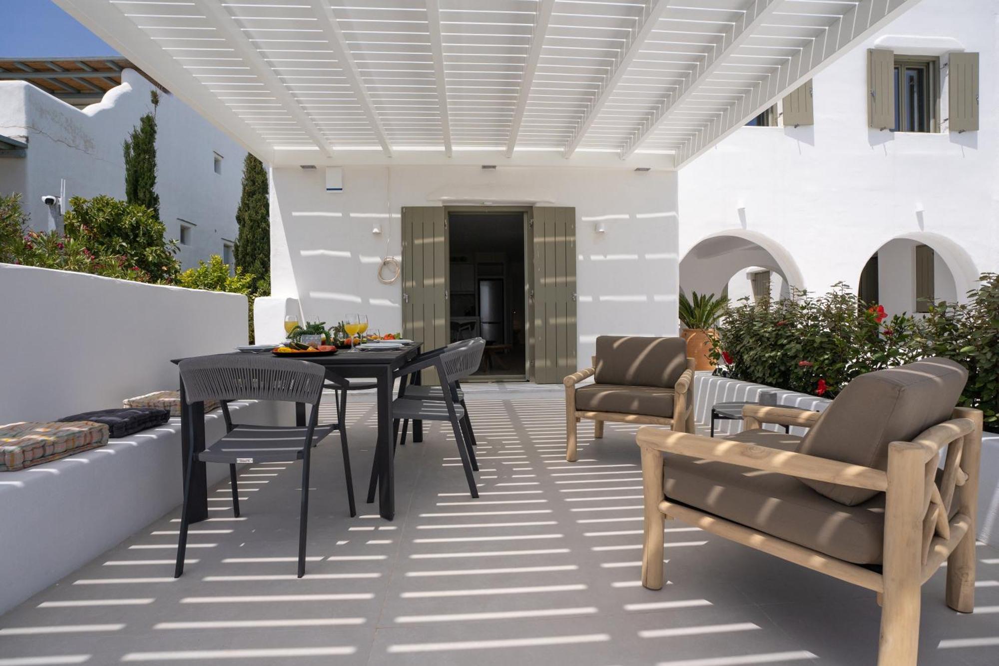 Paros Breeze Luxury