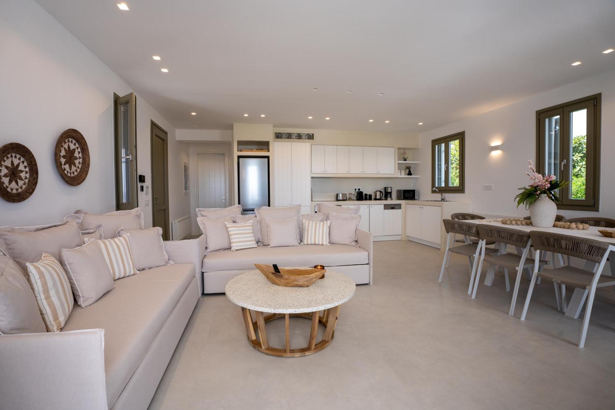 Paros Breeze Luxury Villa *