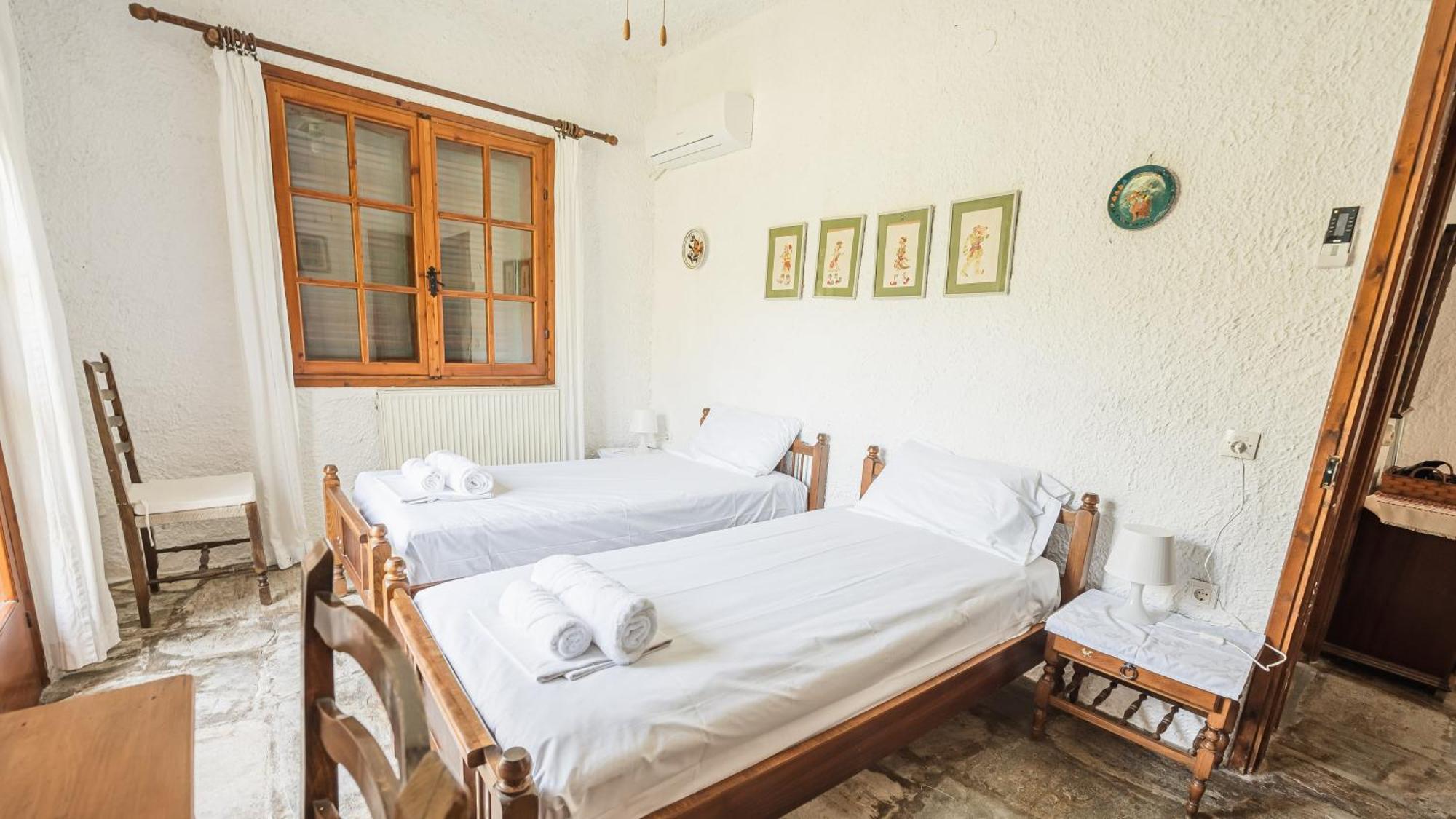 Hacienda Beachfront Villas, Spathies Holiday home
