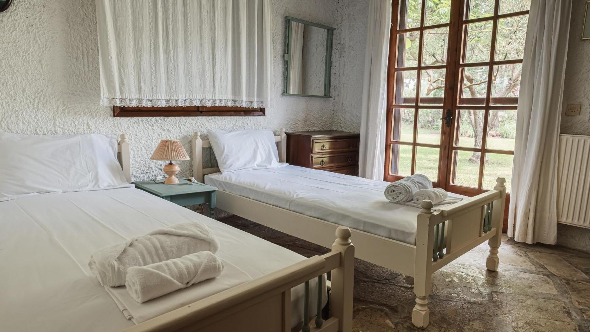 Hacienda Beachfront Villas, Spathies Holiday home