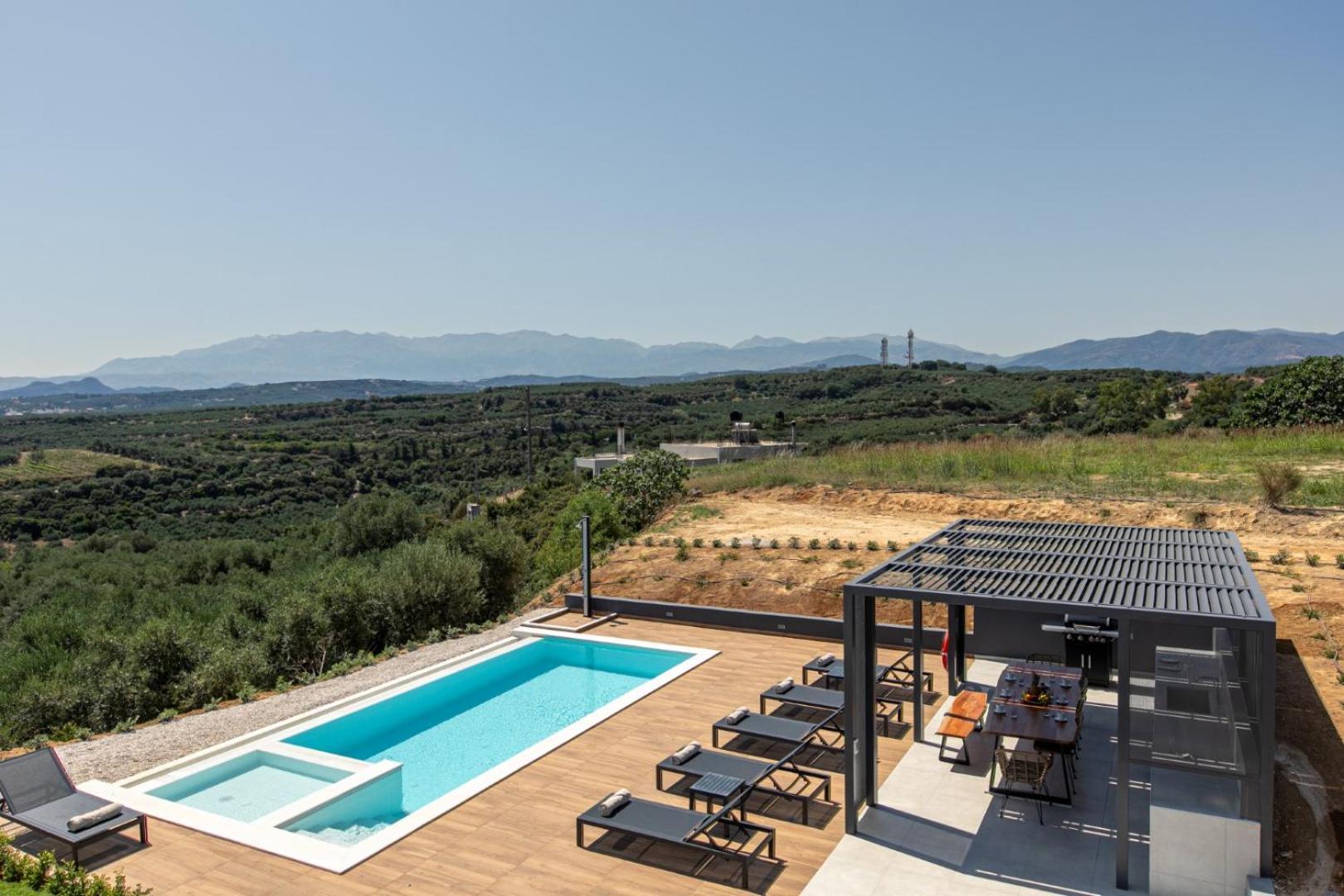 107 - Homeleader Villa Maleme (Crete)
