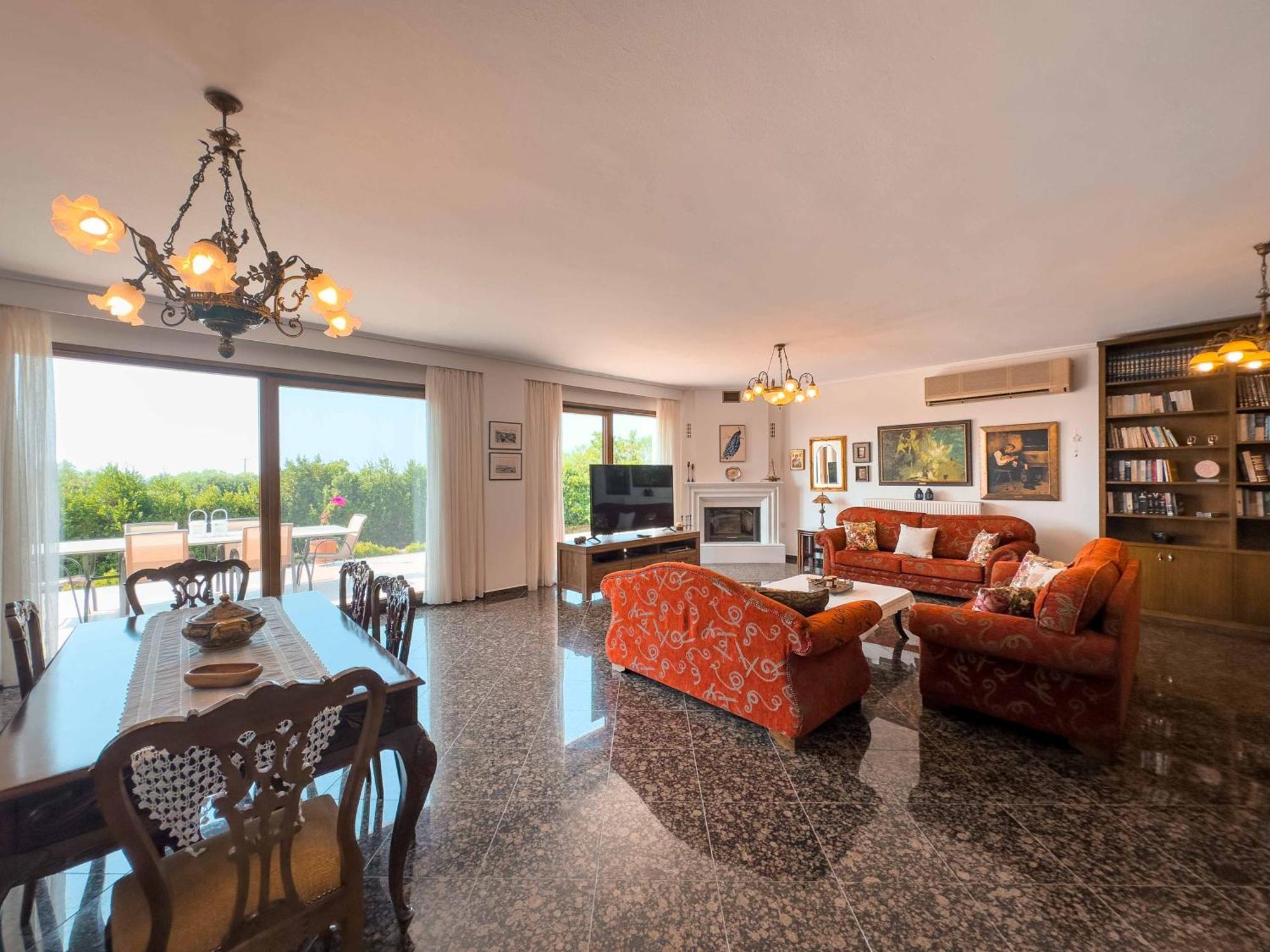 Bougainvillea Holiday home Epanomi
