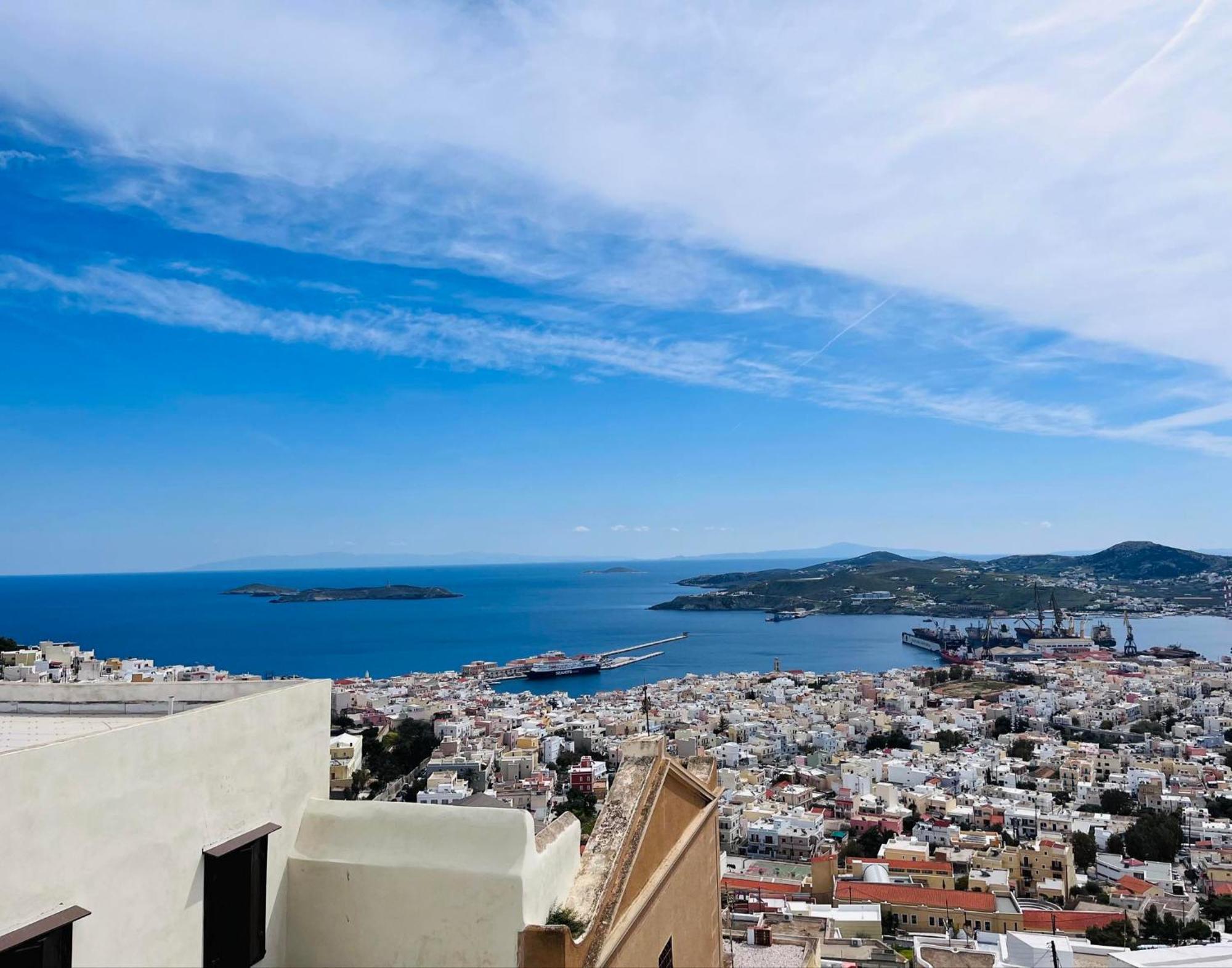 Aurora Syros