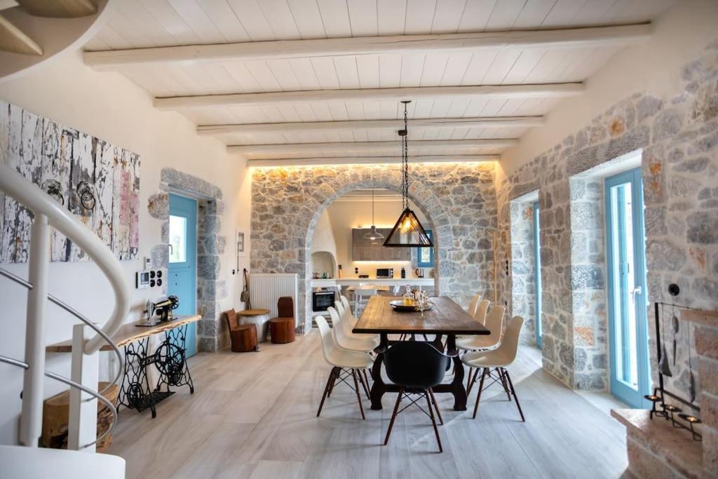 Elemani Villa *