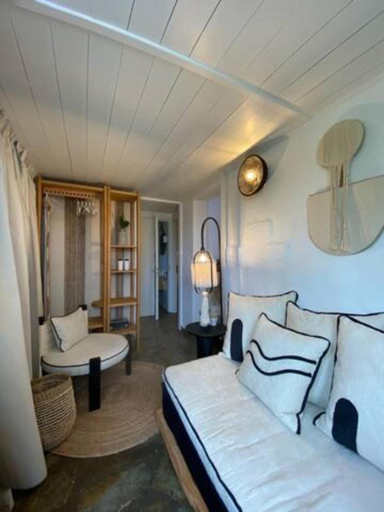Papikinou Bay Apartment Adamantas (Milos)