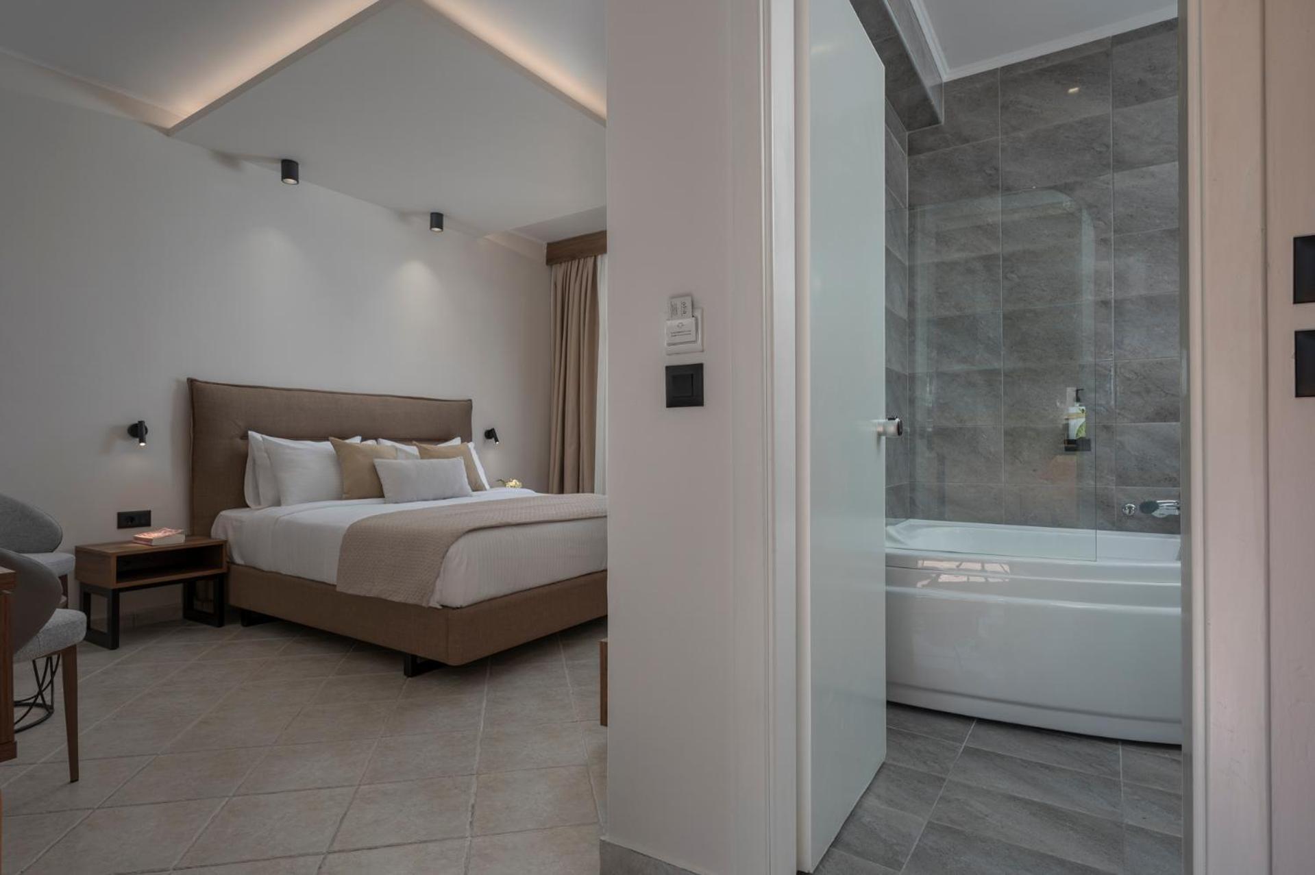 Alia Palace - Adults Only 16+