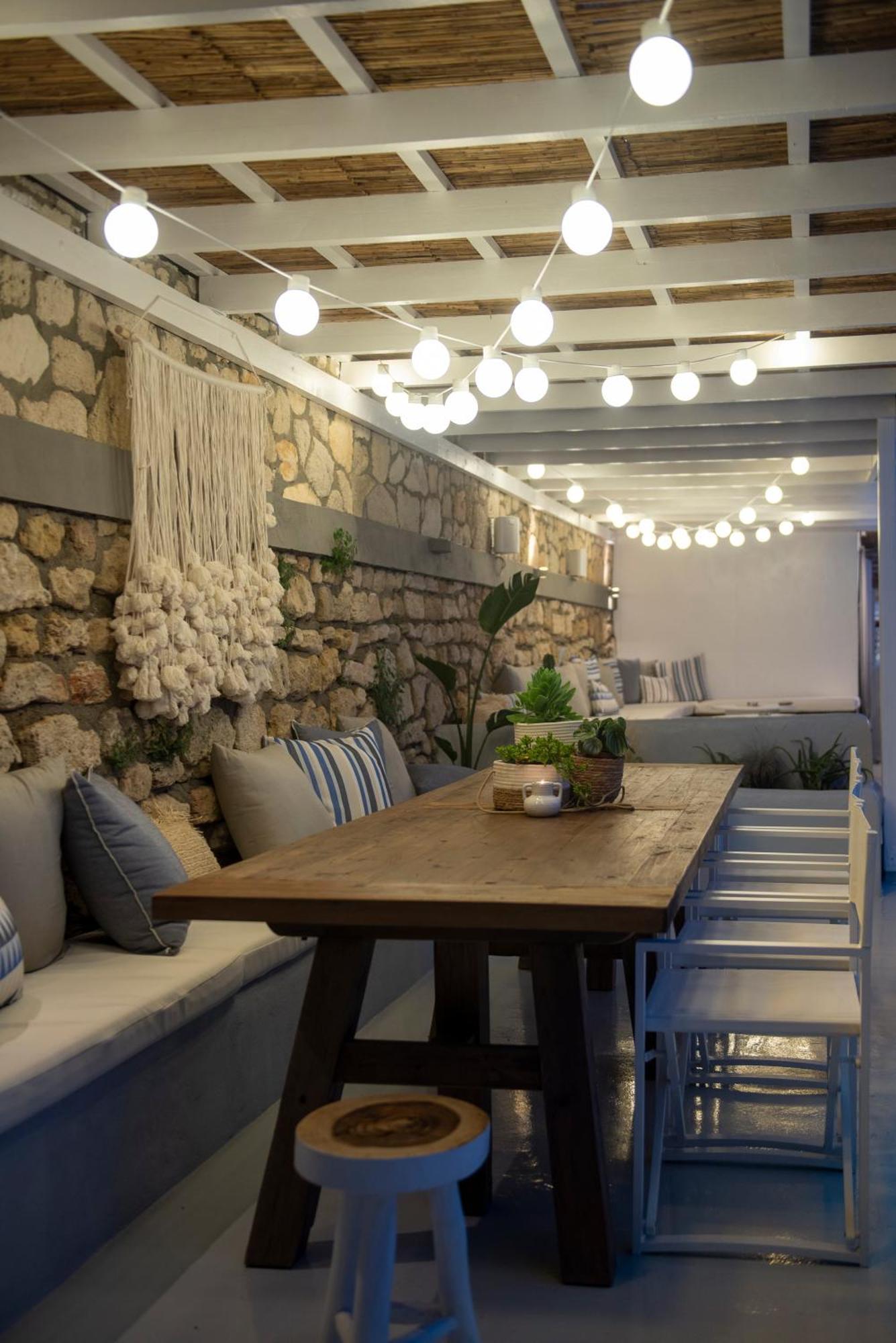 Apartment White Afytos