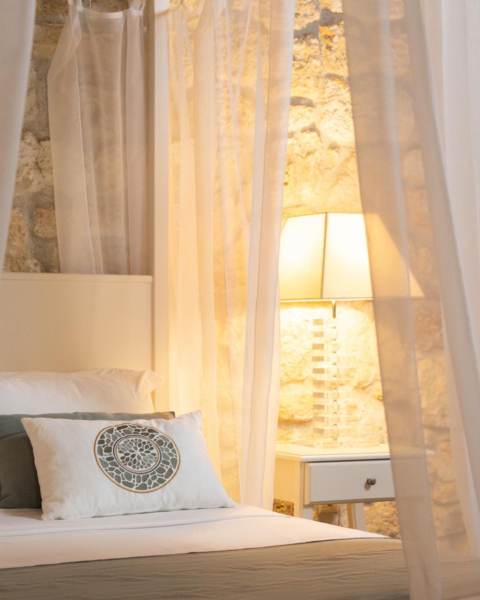 Petrino Eco Village Hotel 4*