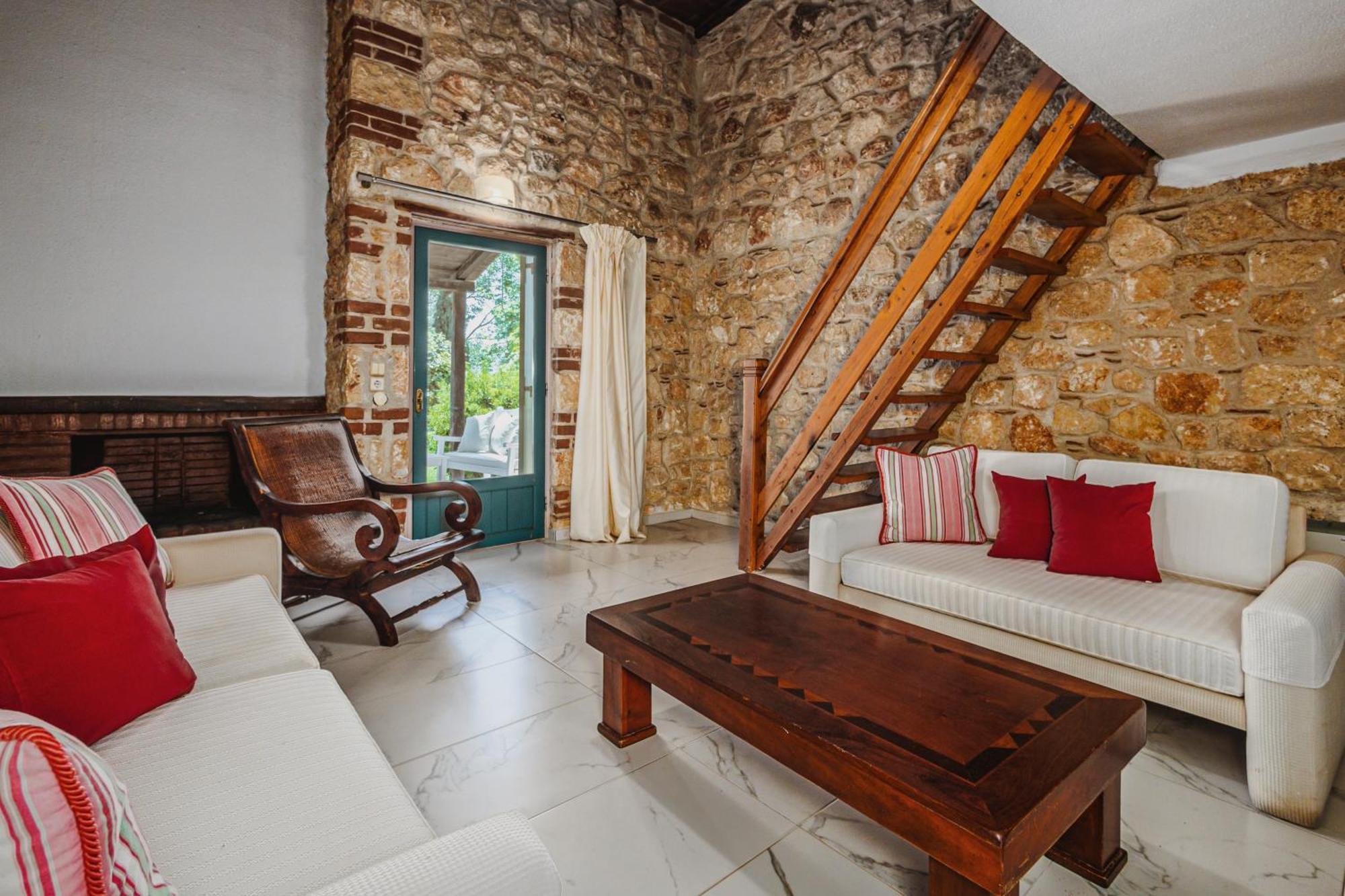 Petrino Eco Village Hotel