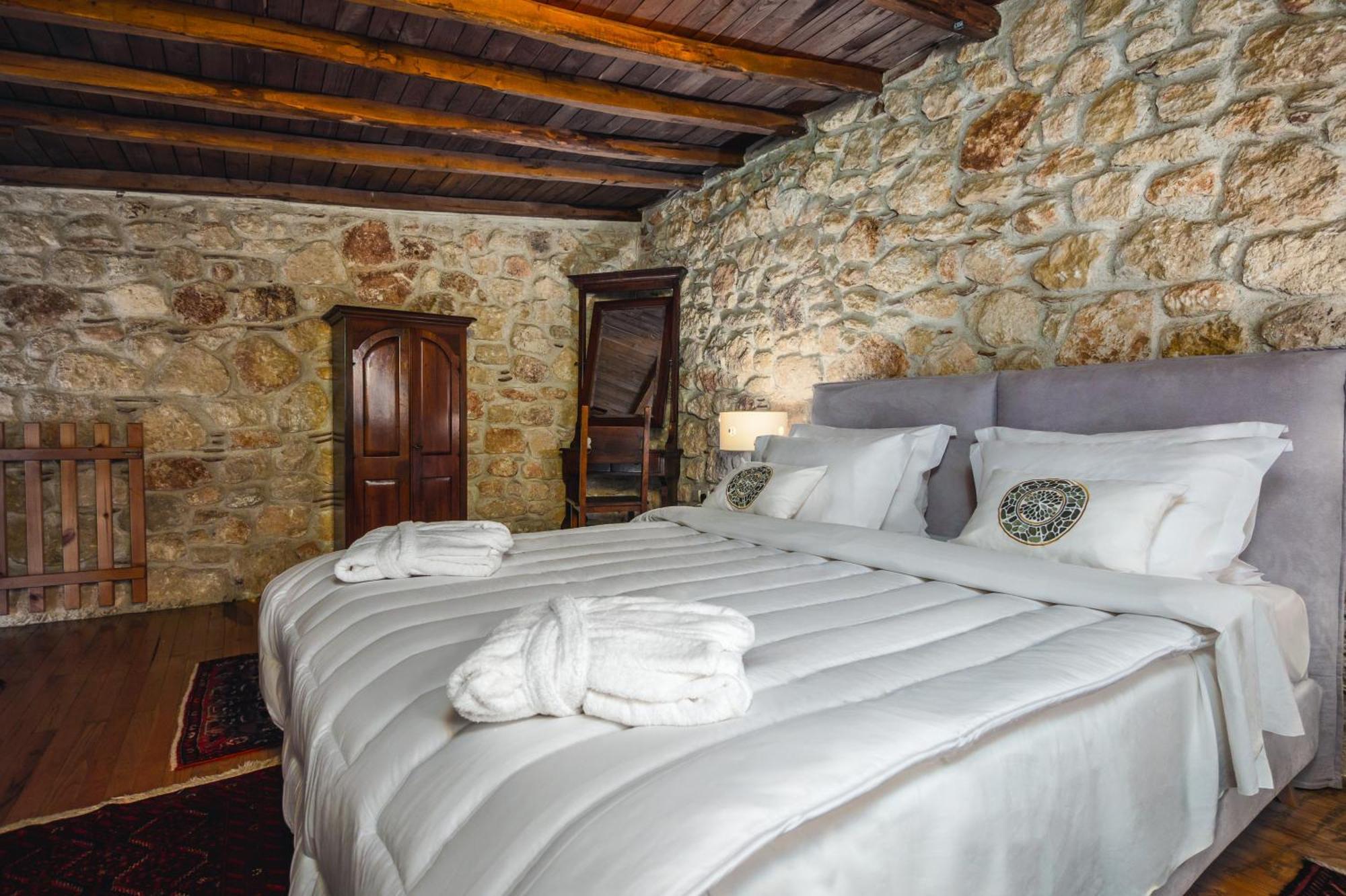 Petrino Eco Village Hotel