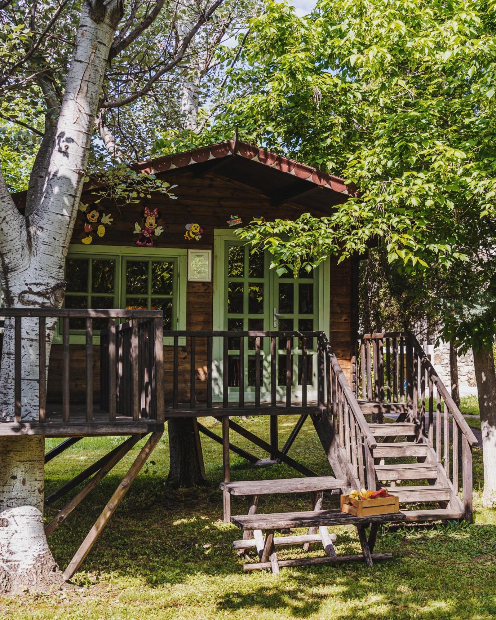 Petrino Eco Village 4*