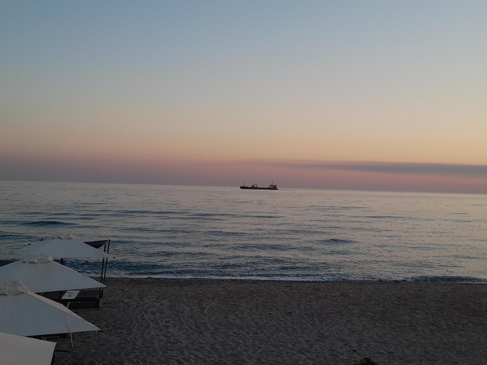 Apartment Fantasia Double By The Sea