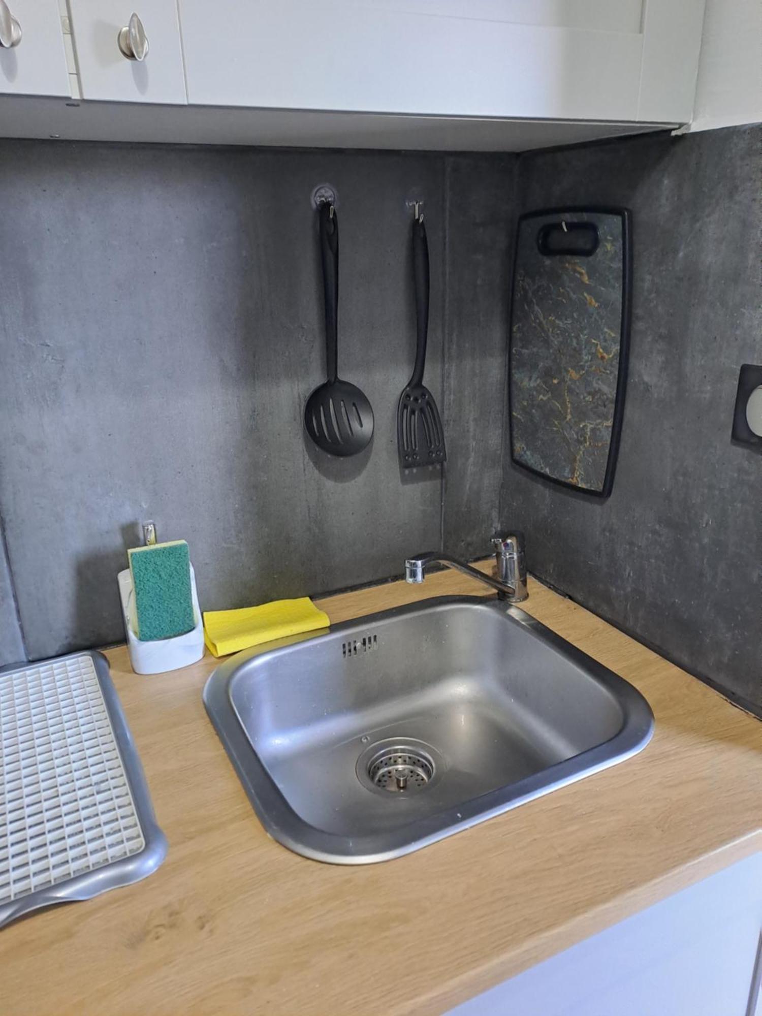 Sea View Apartment *