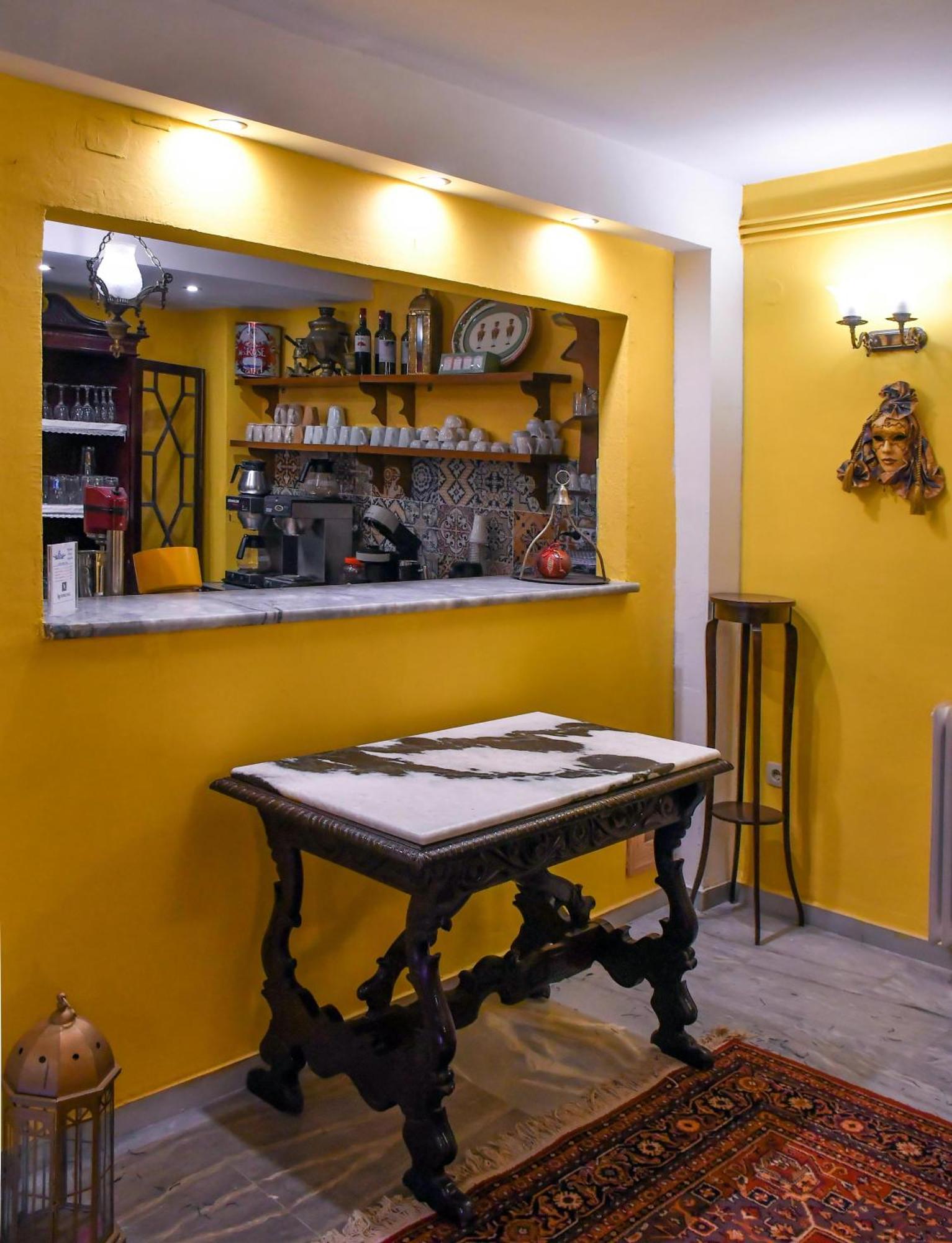 Byron Traditional 2* Nafplio