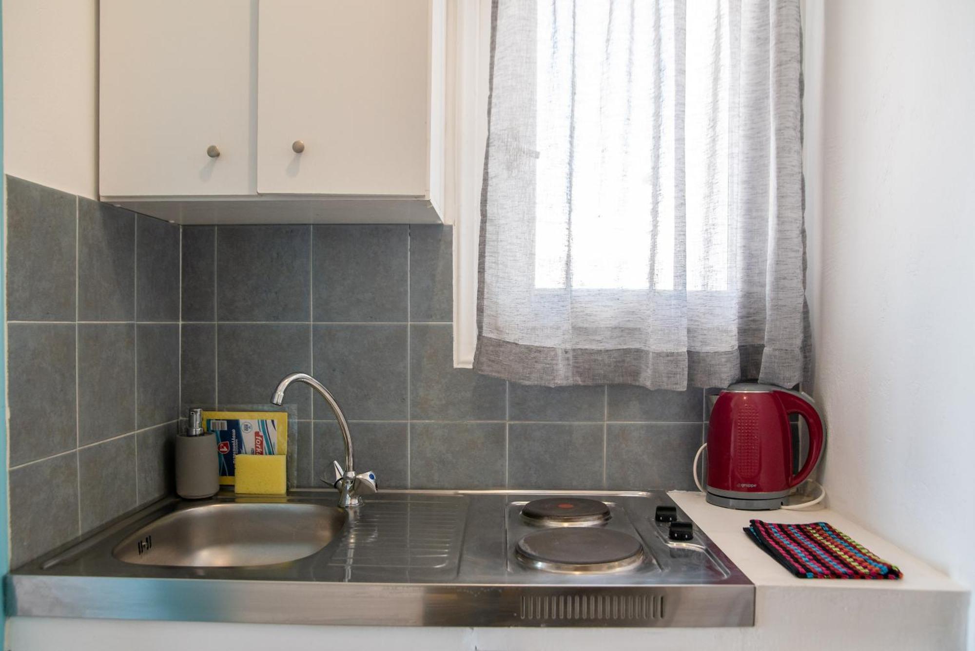 Livadia A *