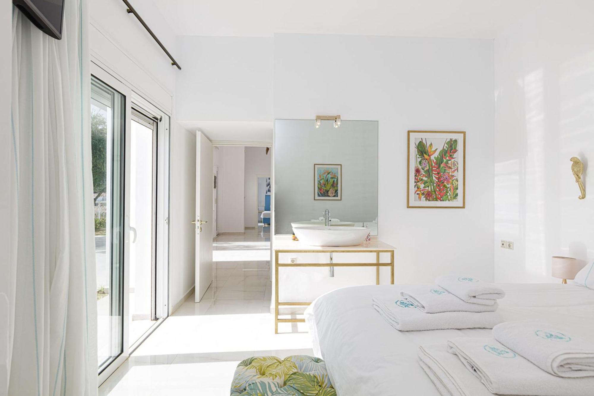 Cristal Villa *