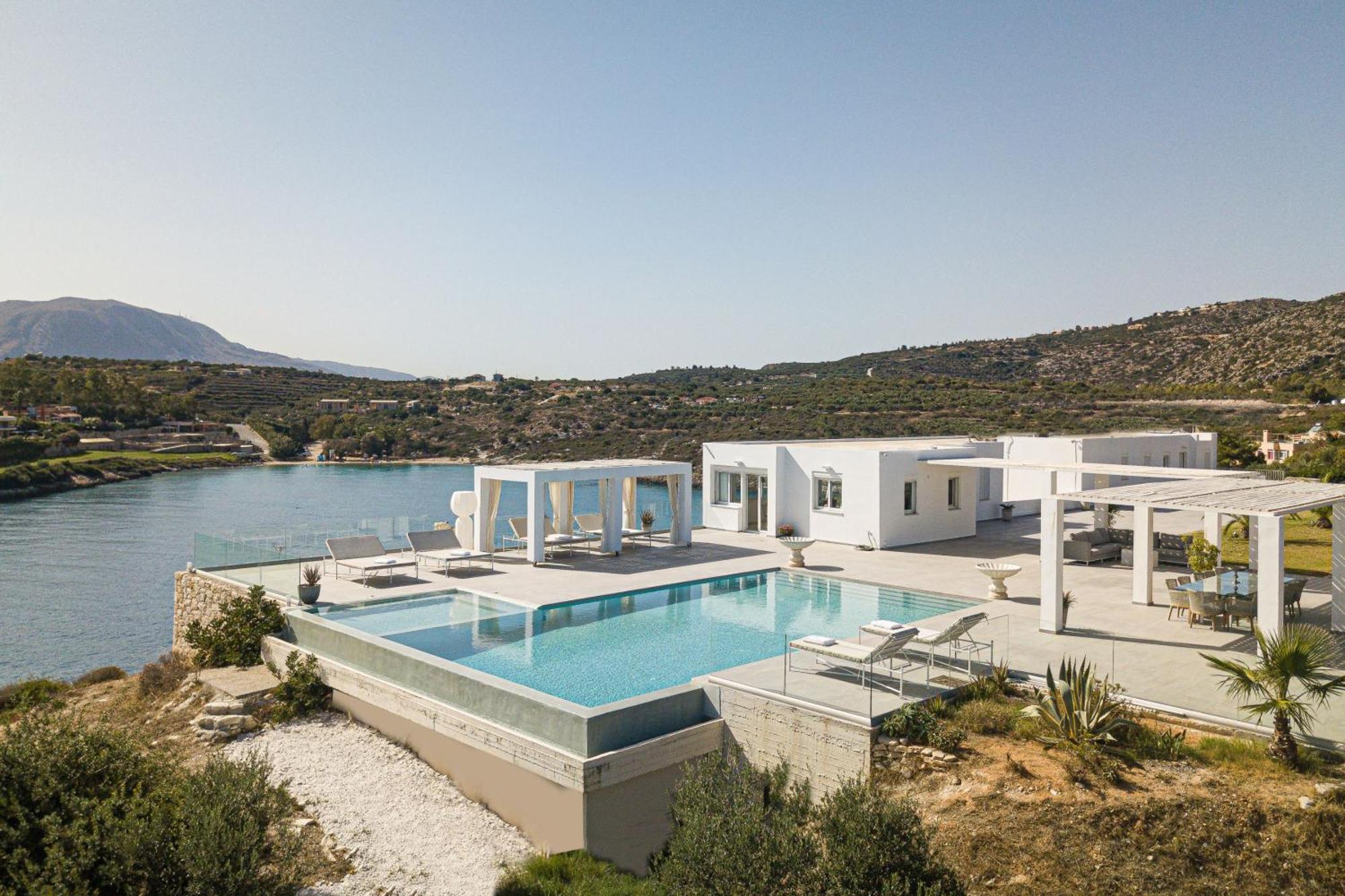 Cristal Villa *