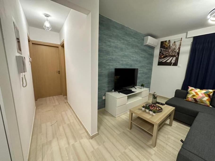 Quiet Simple Brand New Luxury By The Sea Apartment Athens