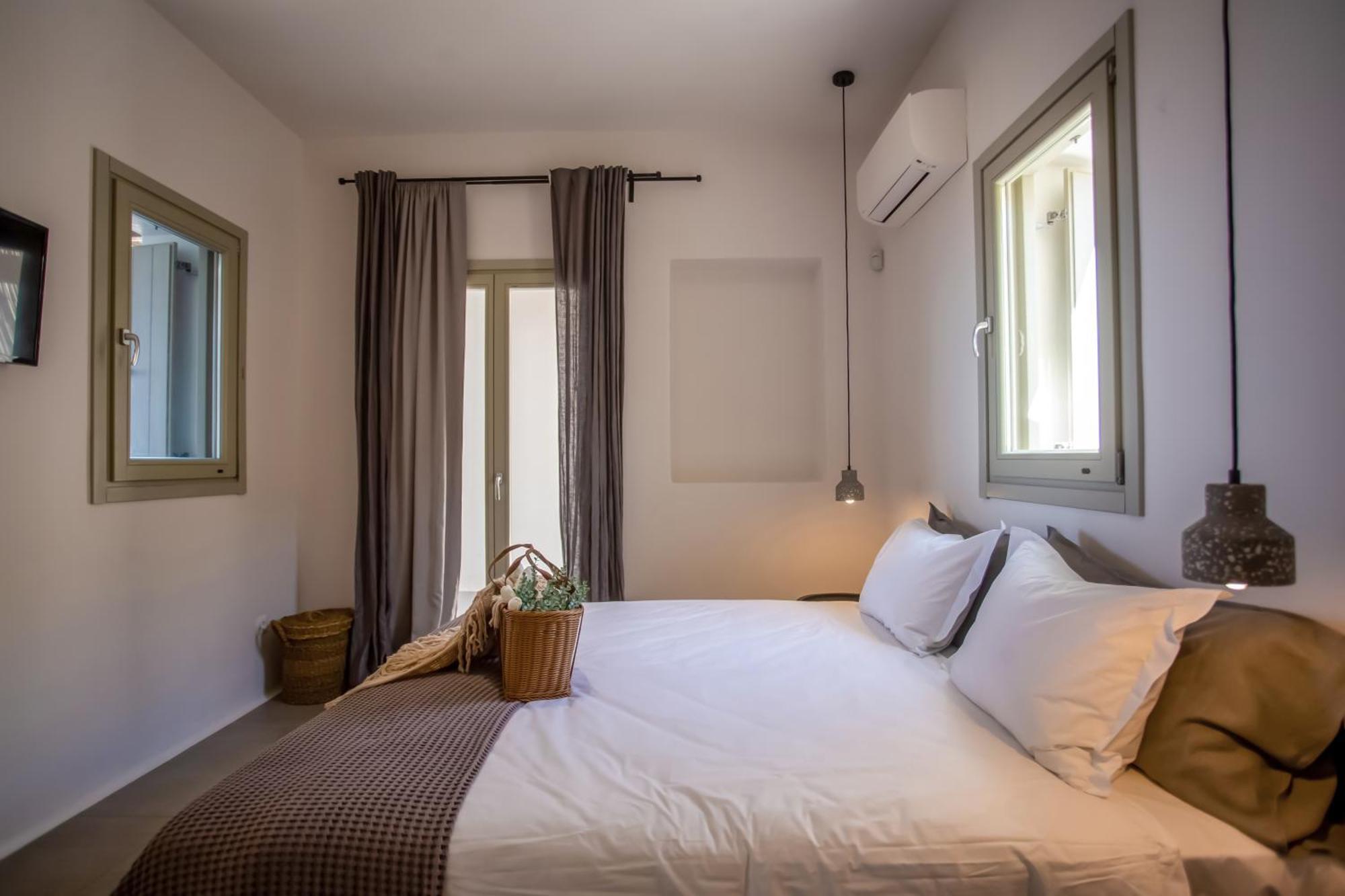 Aura Seaview Sunset Pool W Night Security Guard - Six Bedrooms Fanari (Mykonos)