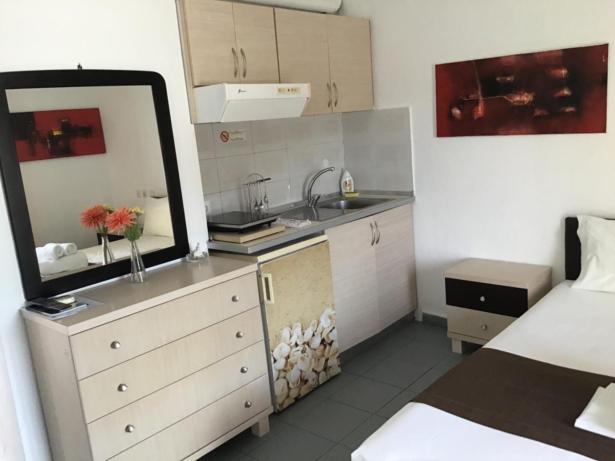 Meliton Aparthotel Porto Koufo