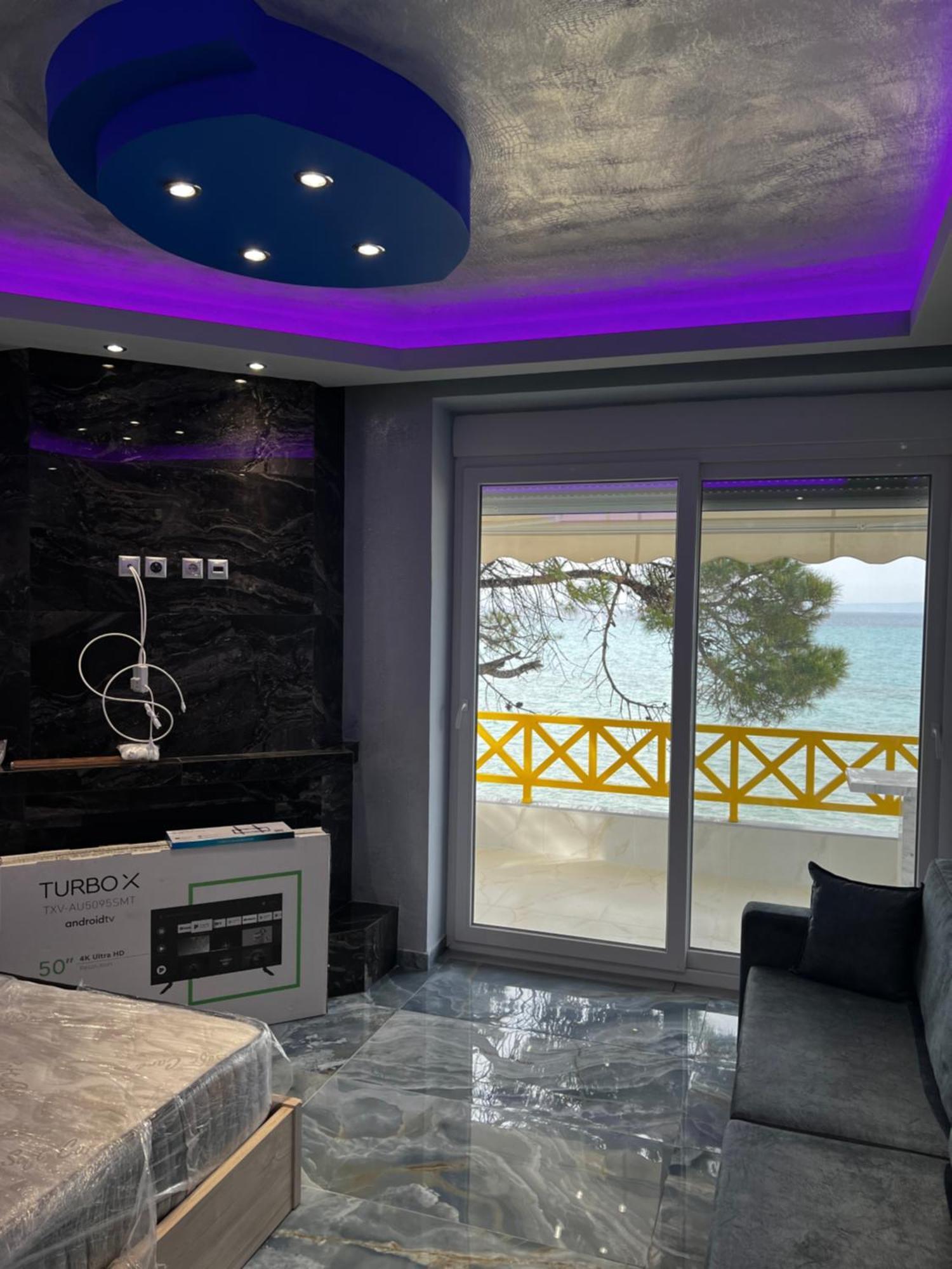 Luxury First Line By Makhome Apartment