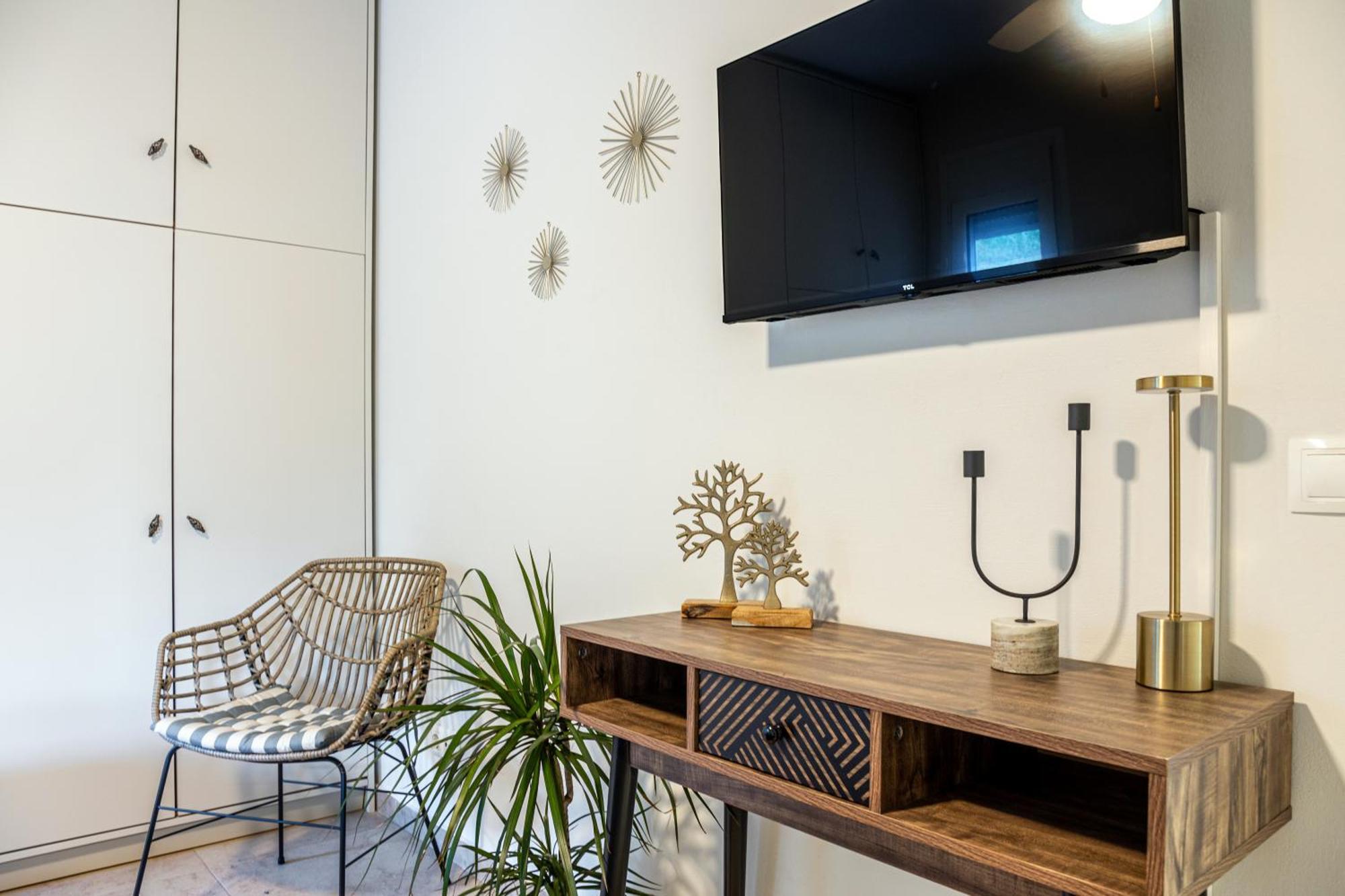 Albore Imblue, Jacuzzi Bliss In Countryside Escapes Apartment