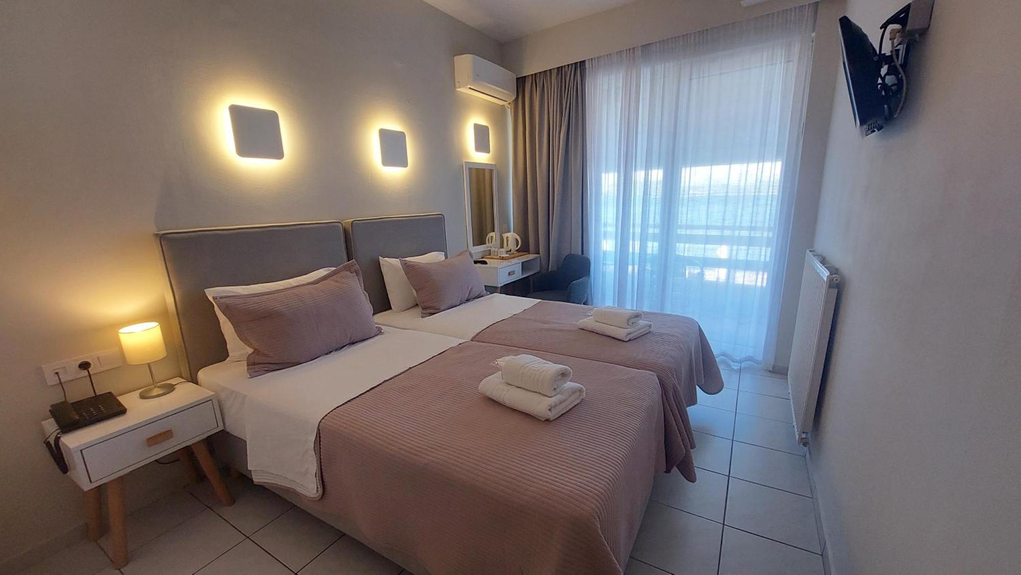 Hotel Avra 2*
