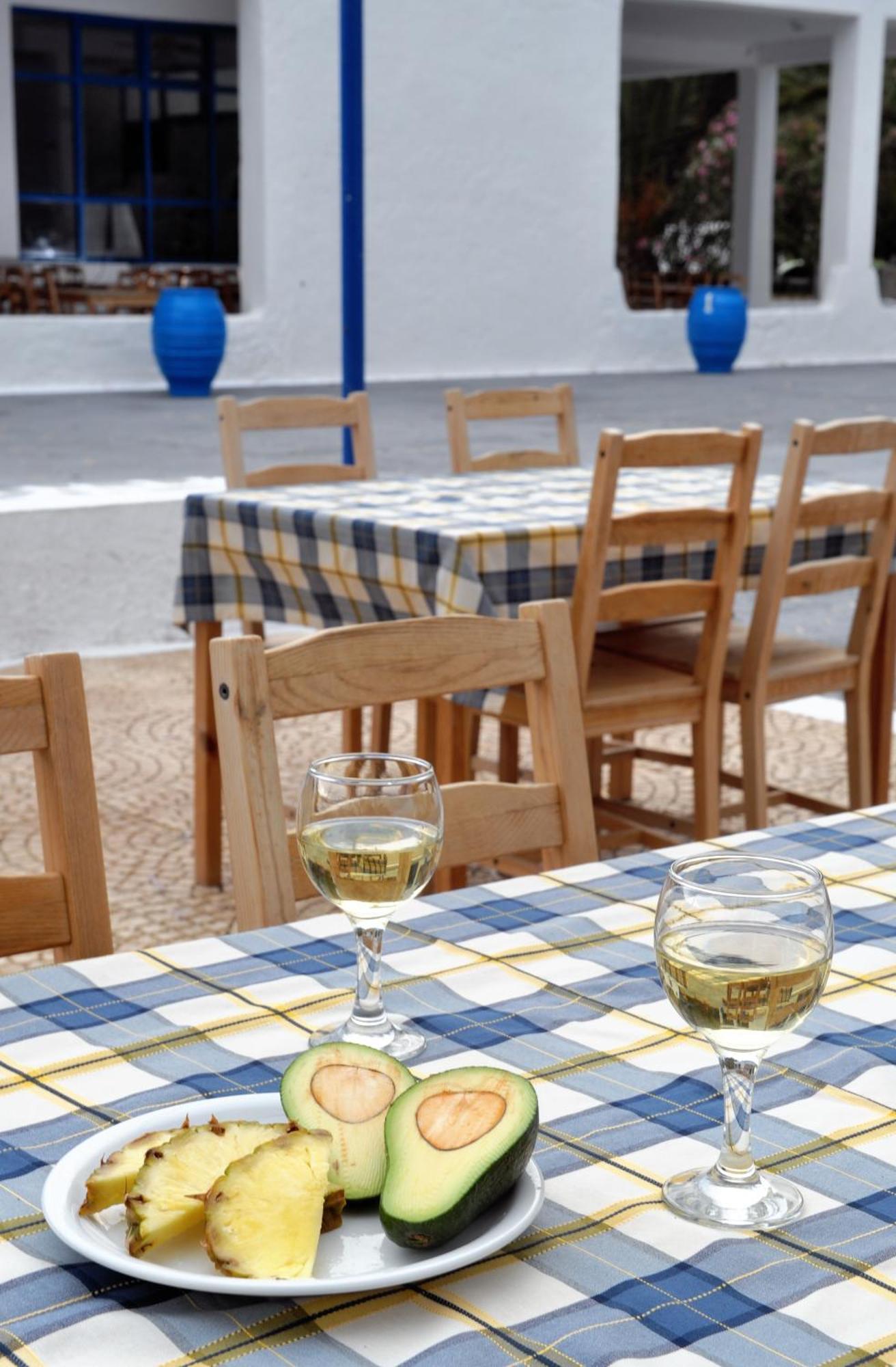 Lagada Adamantas (Milos)